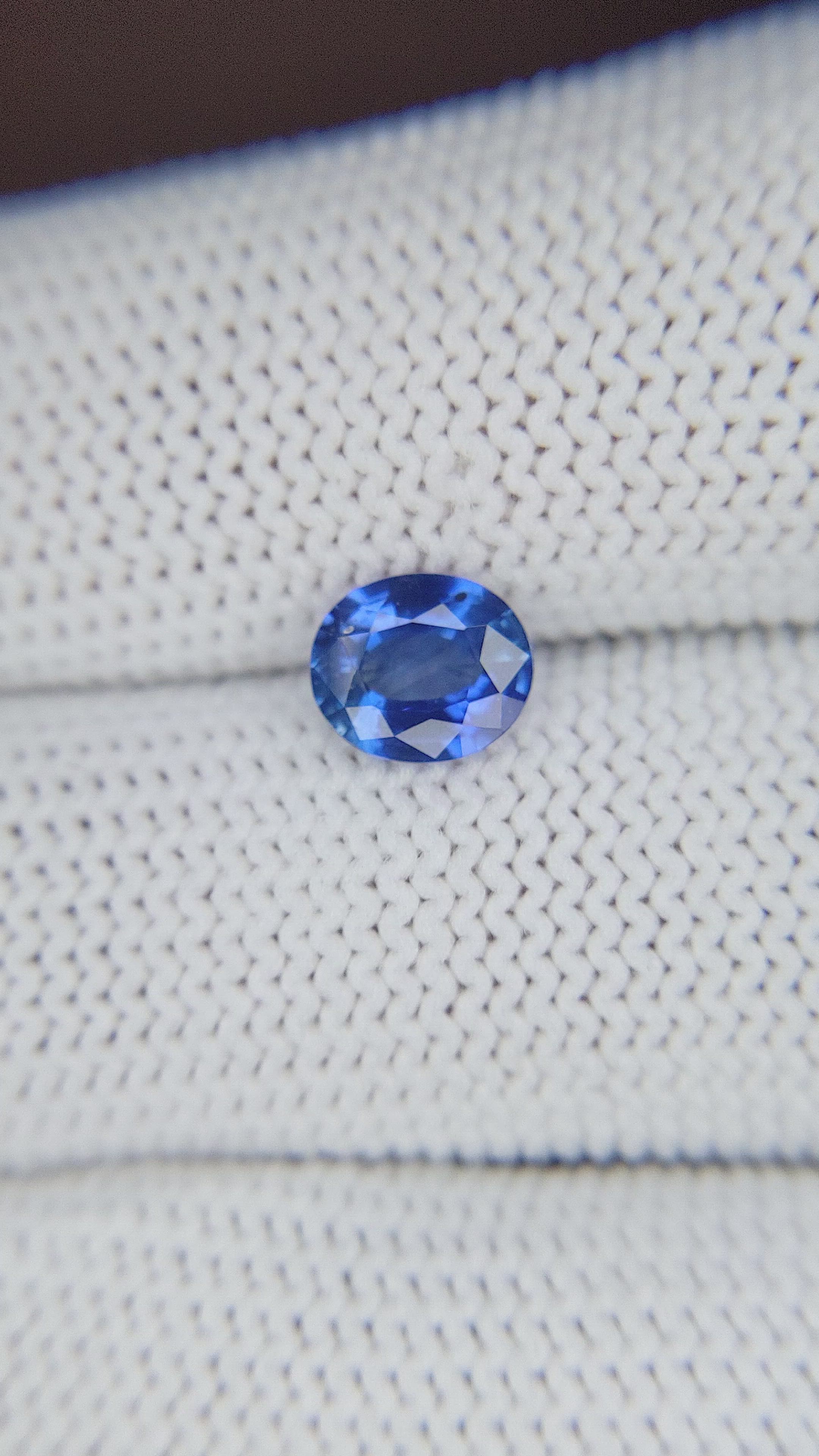 1.15 Ct. Blue Sapphire from Ceylon (Sri Lanka) Size Video
