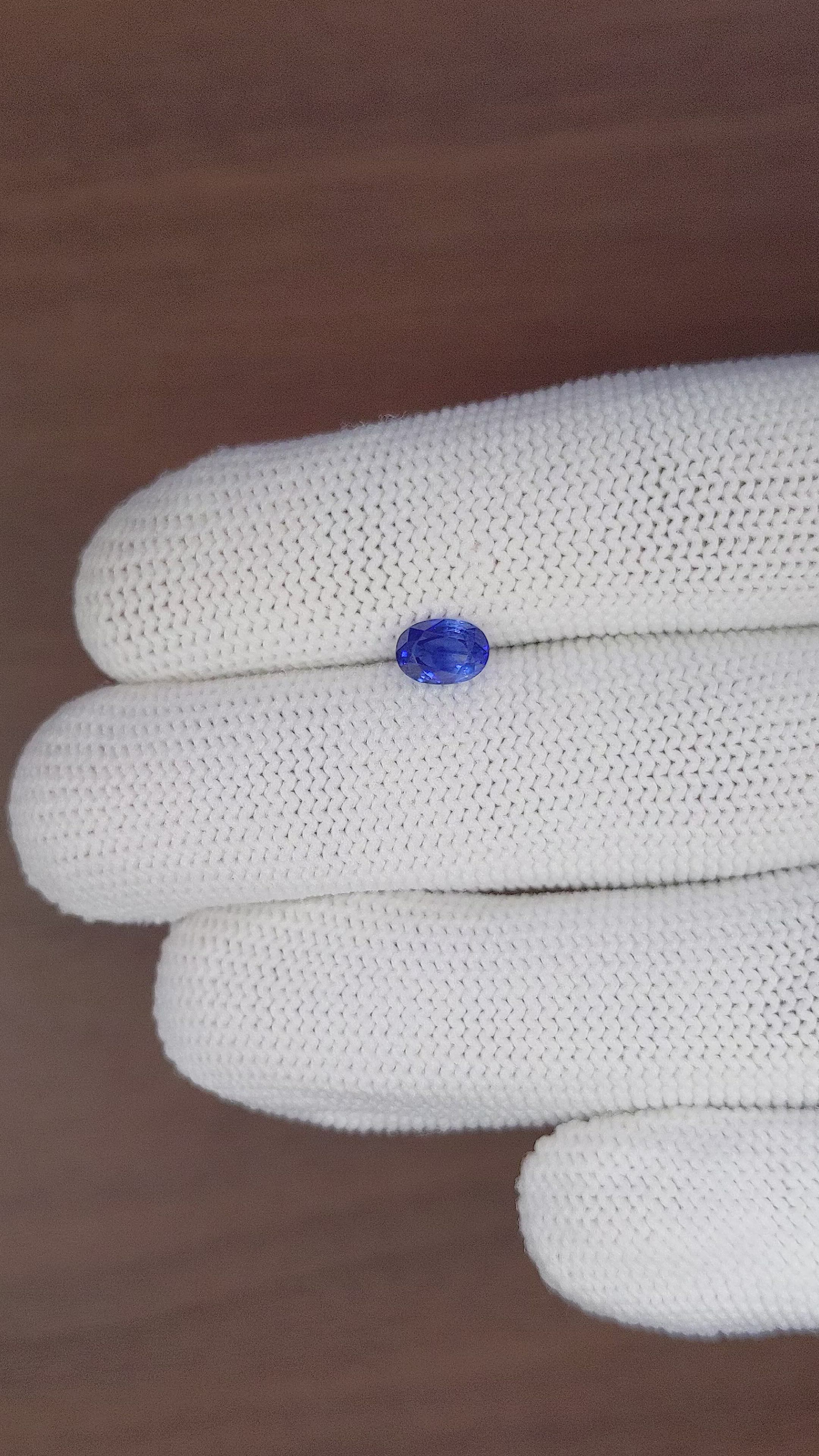 0.98 Ct. Blue Sapphire from Ceylon (Sri Lanka) Size Video