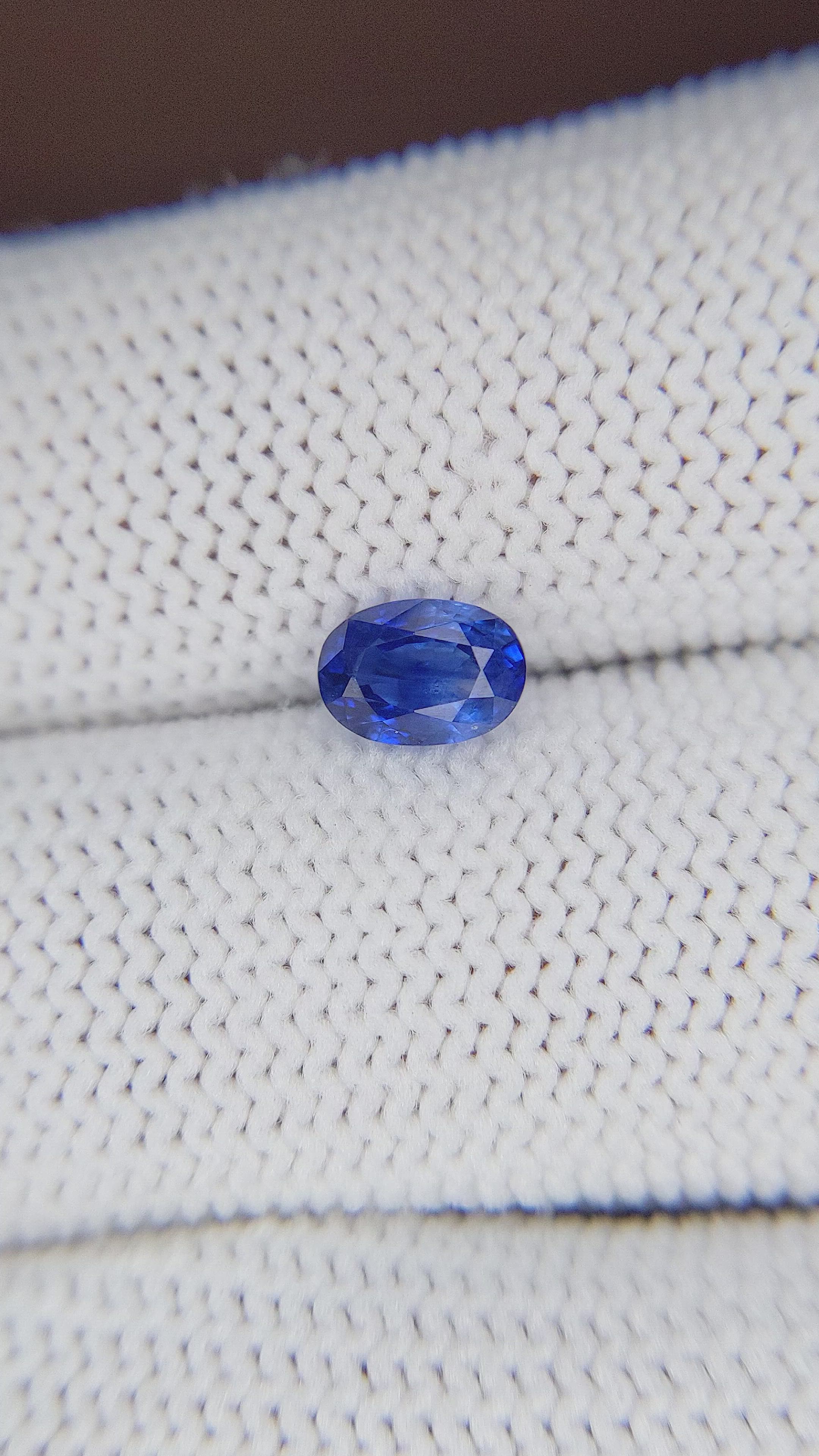 0.98 Ct. Blue Sapphire from Ceylon (Sri Lanka) Size Video