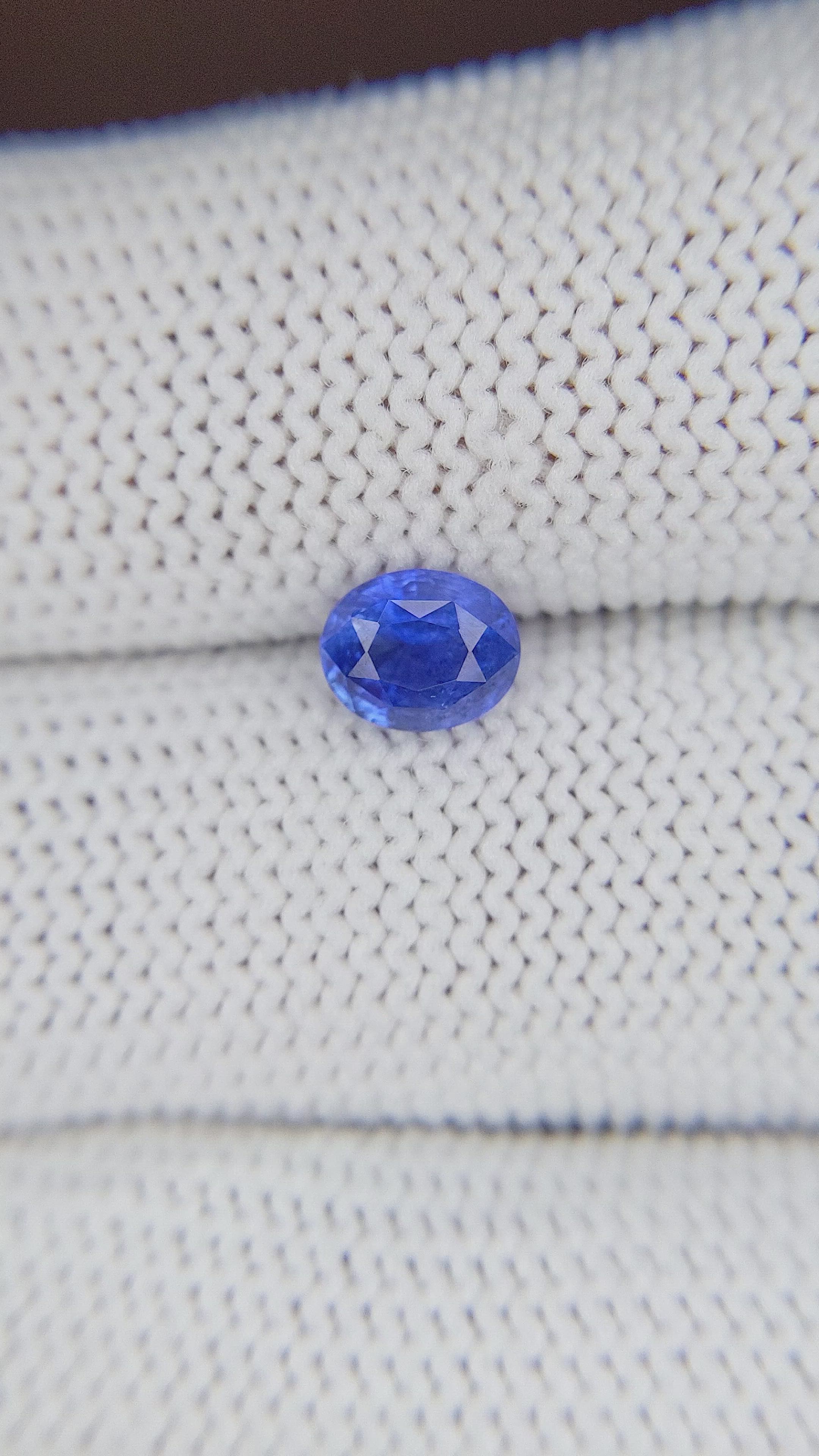 1.05 Ct. Blue Sapphire from Ceylon (Sri Lanka) Size Video