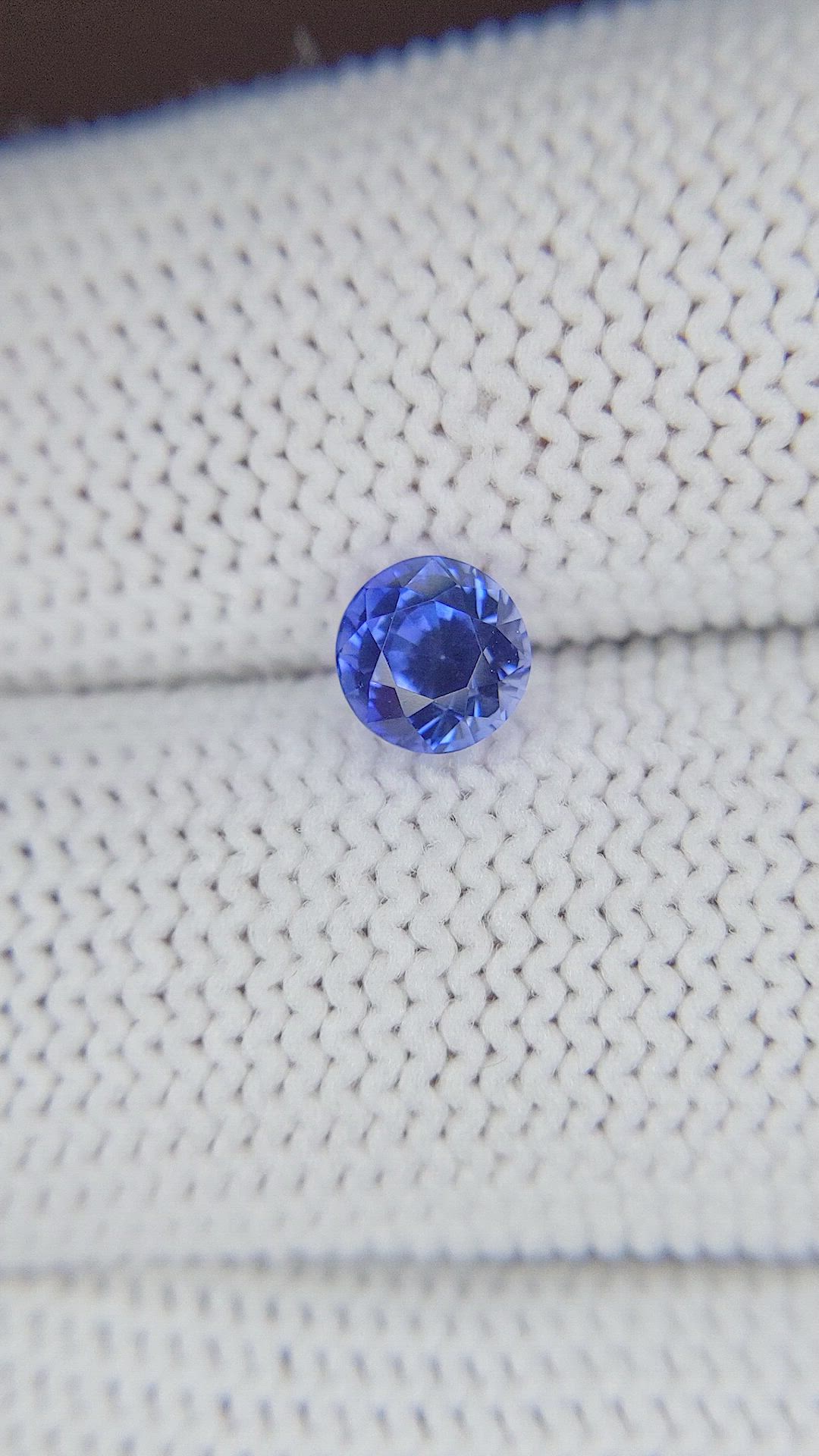 1.05 Ct. Blue Sapphire from Ceylon (Sri Lanka) Size Video