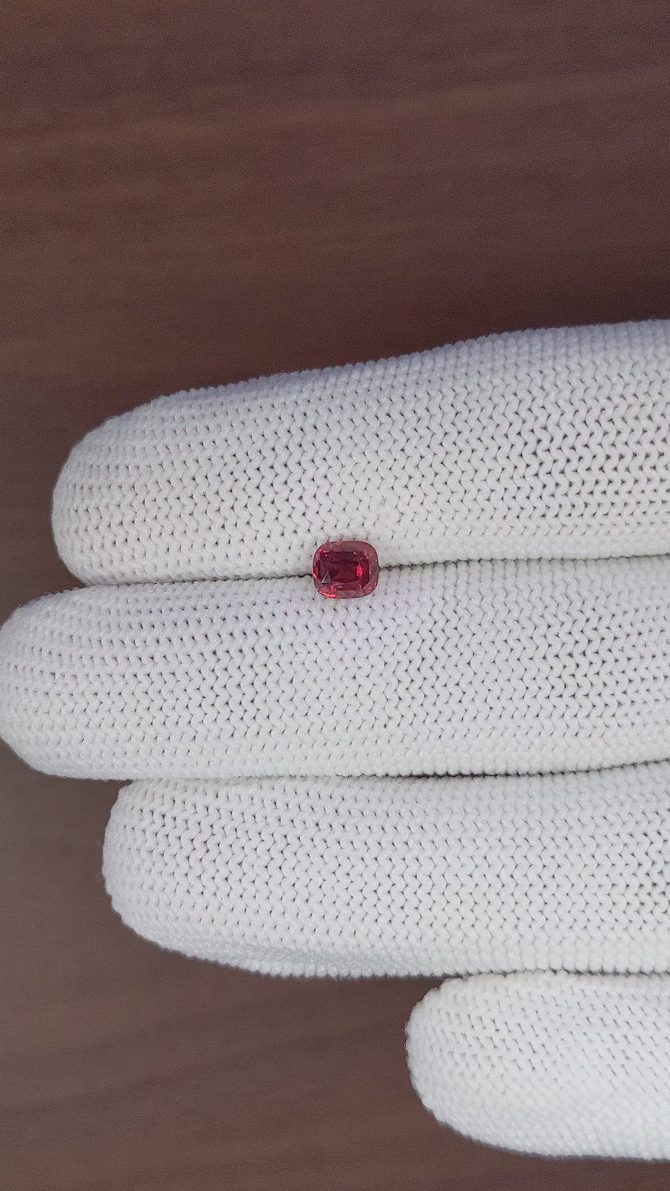 1.07 Ct. Reddish Pink Sapphire from Ceylon (Sri Lanka) Size Video