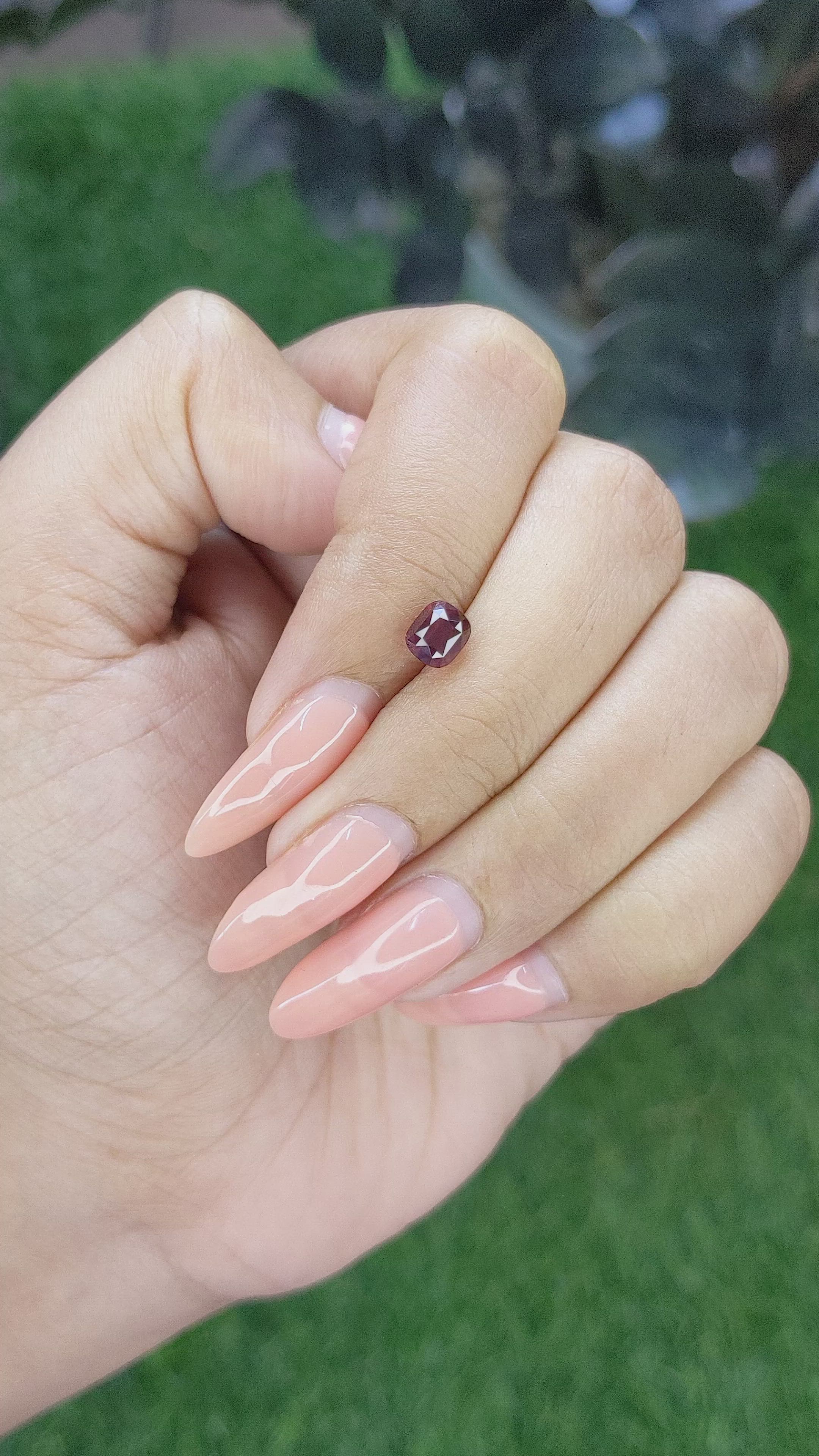 1.07 Ct. Reddish Pink Sapphire from Ceylon (Sri Lanka) Size Video