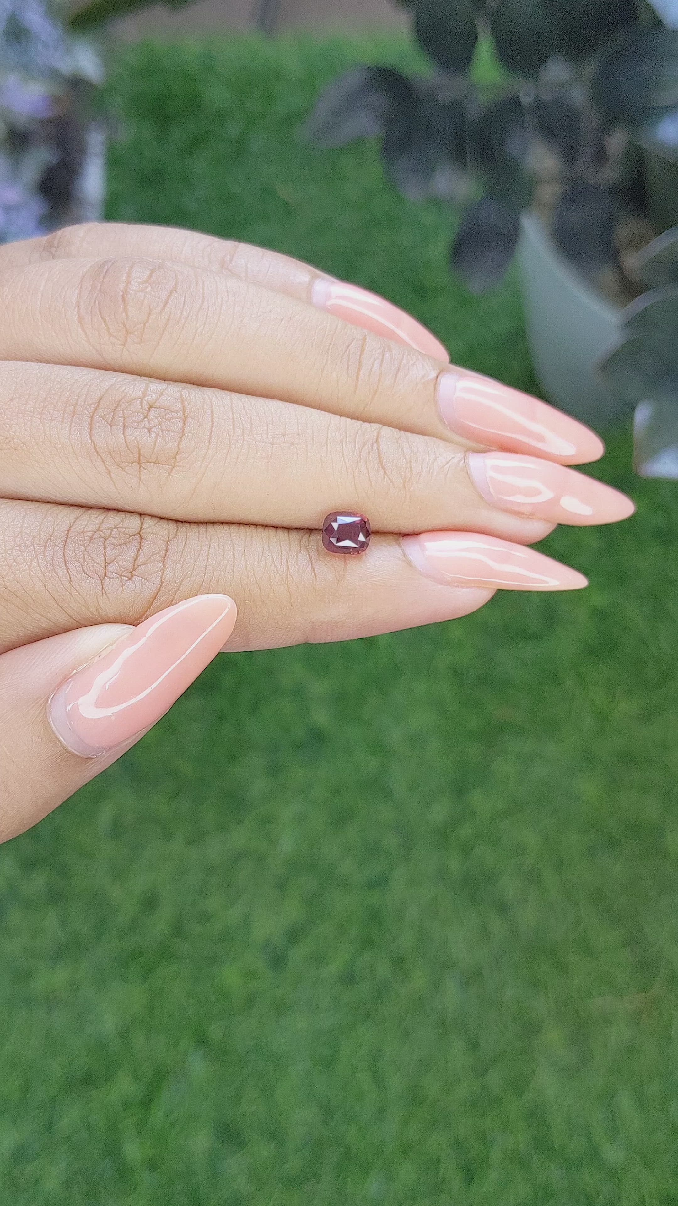 1.07 Ct. Reddish Pink Sapphire from Ceylon (Sri Lanka) Size Video