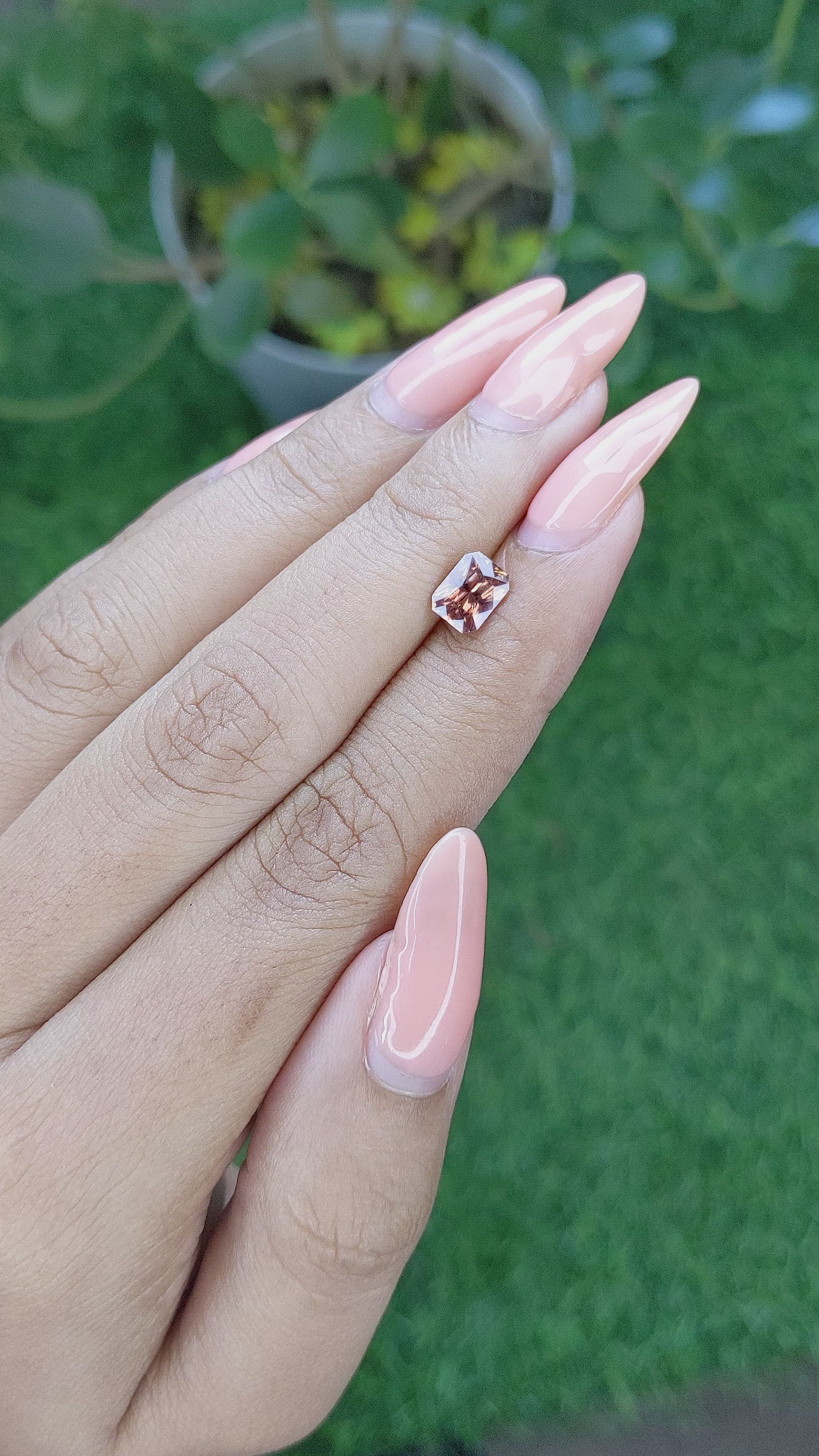 1.22 Ct. Brown Sapphire from Ceylon (Sri Lanka) Size Video