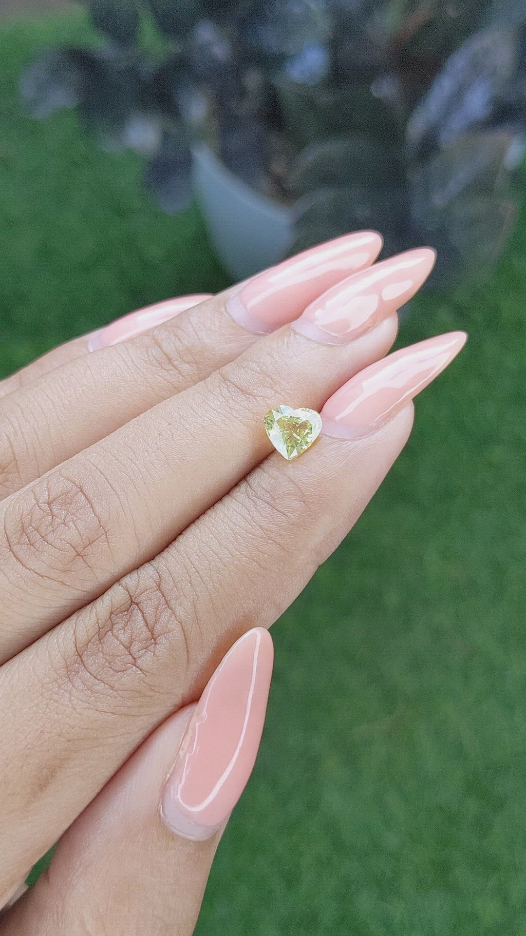 1.05 Ct. Yellowish Green Sapphire from Ceylon (Sri Lanka) Size Video