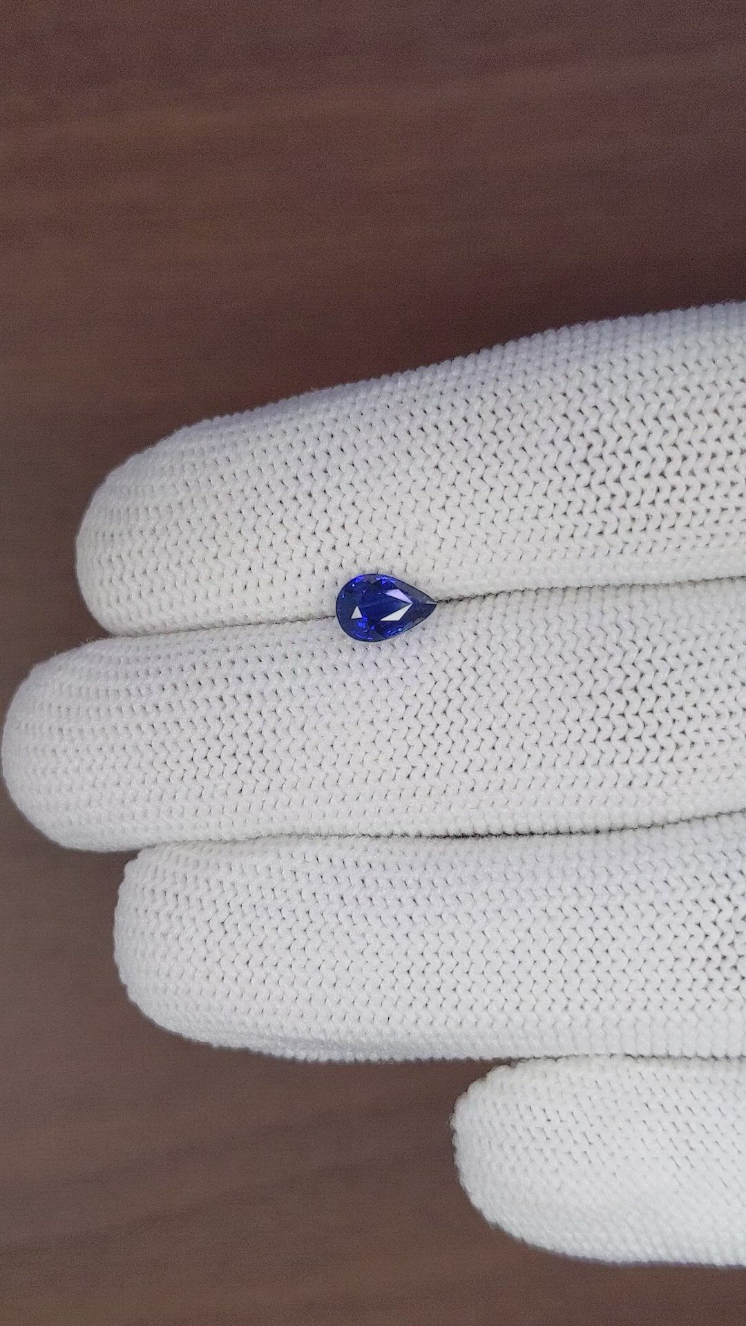 1.01 Ct. Blue Sapphire from Ceylon (Sri Lanka) Size Video