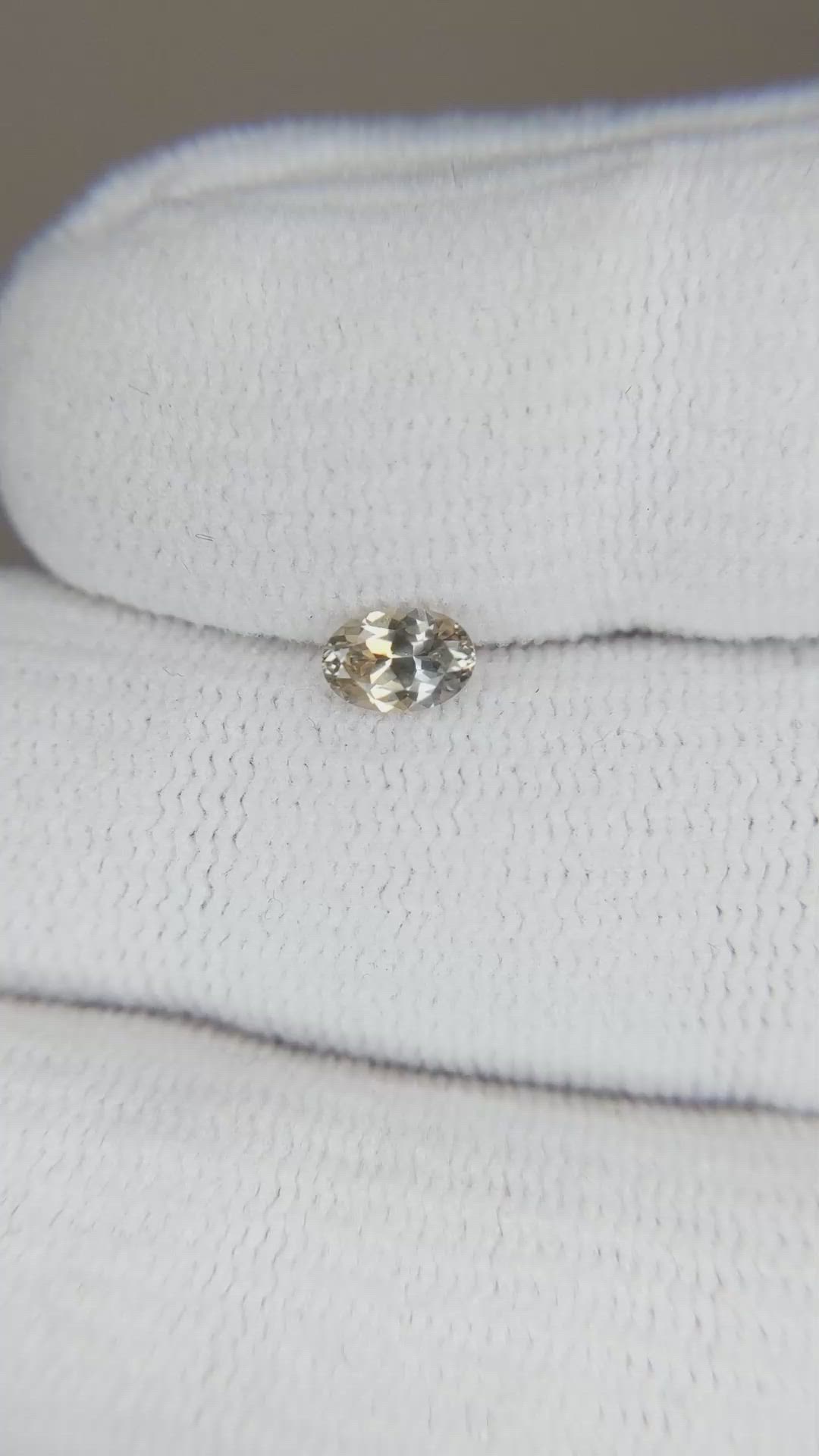 0.43 Ct. Bi Color Sapphire from Montana Size Video