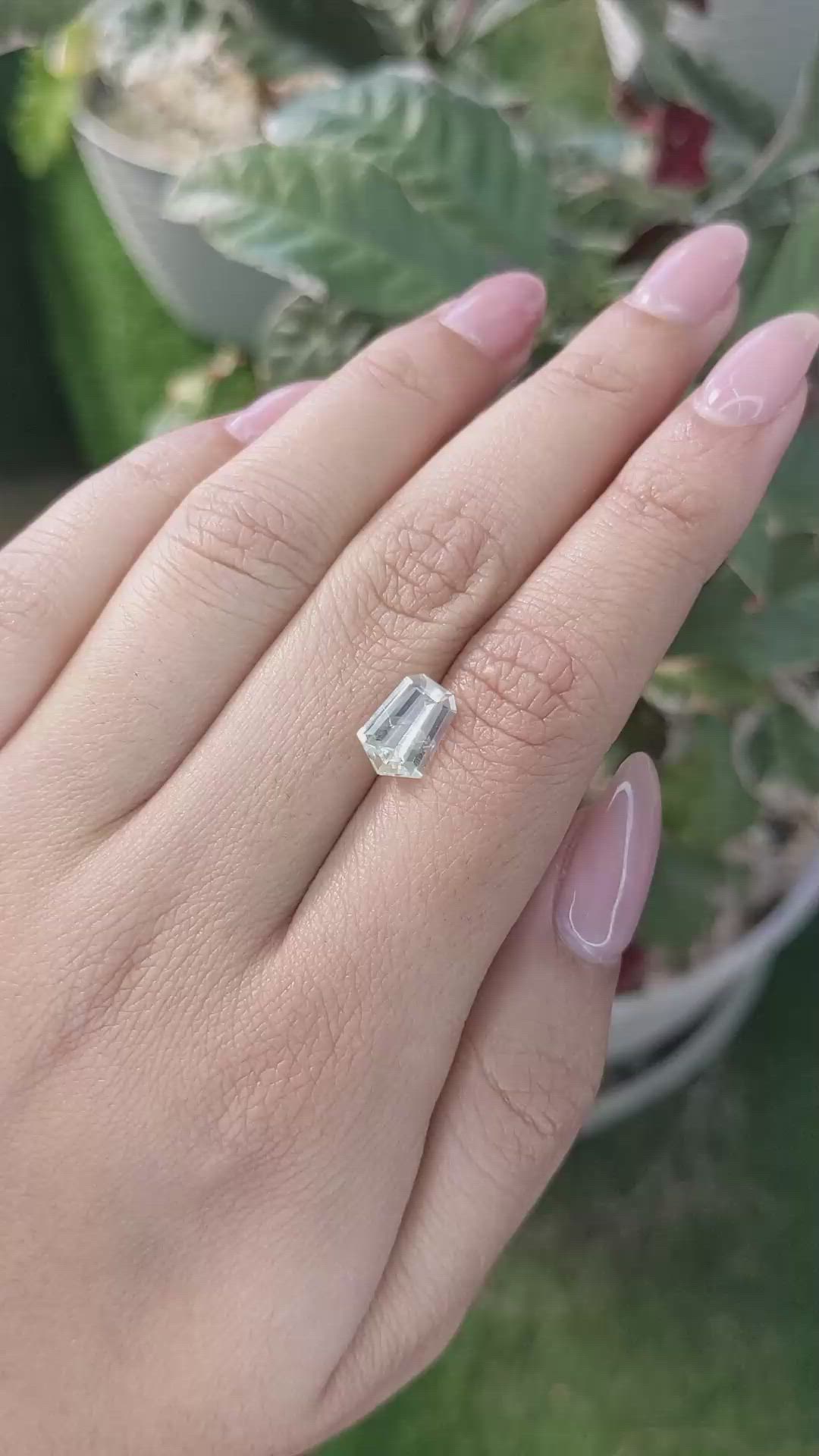 2.12 Ct. Yellow Sapphire from Ceylon (Sri Lanka) Size Video