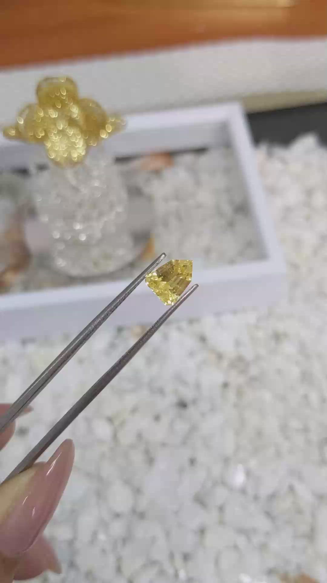 1.37 Ct. Yellow Sapphire from Ceylon (Sri Lanka) Size Video