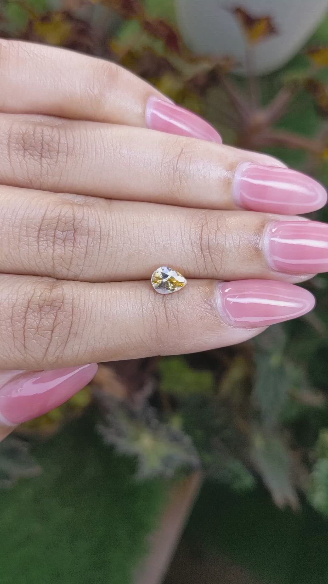 0.76 Ct. Bi Color Sapphire from Ceylon (Sri Lanka) Size Video