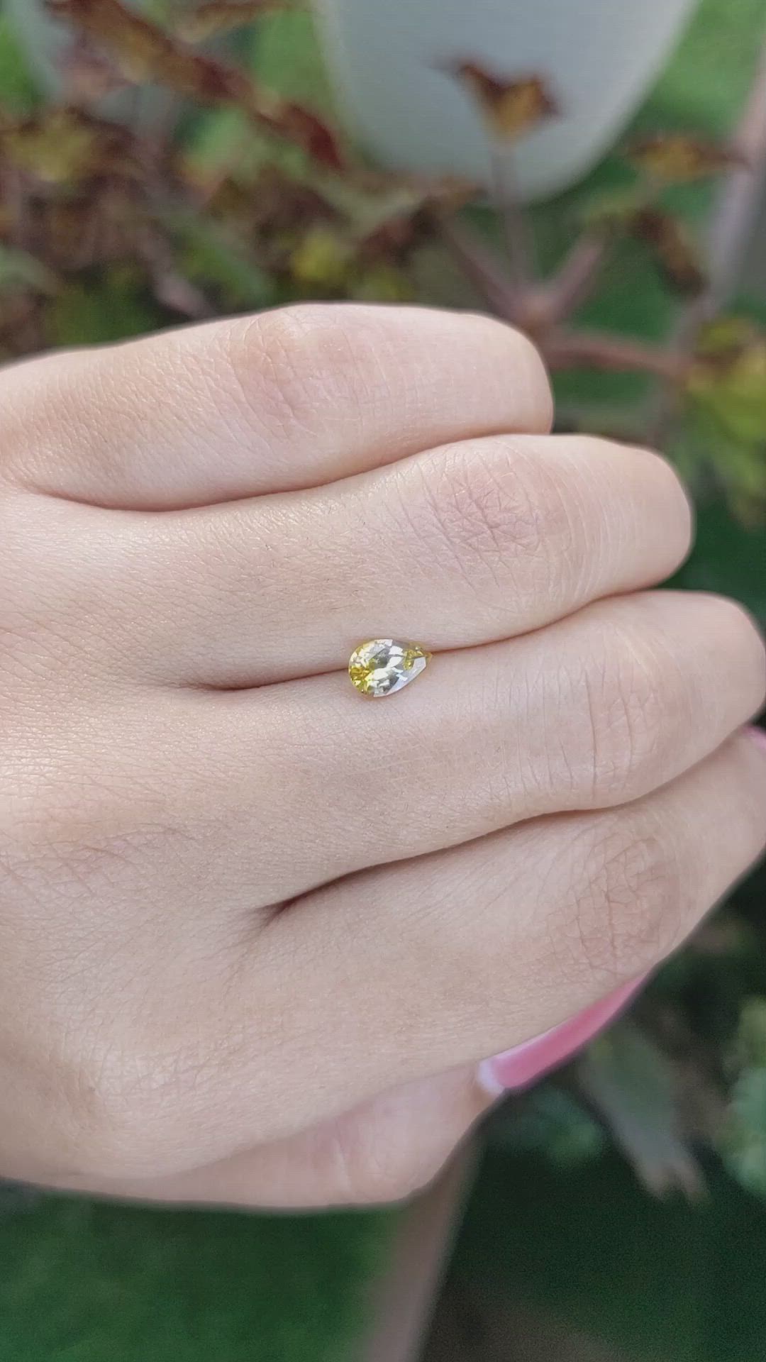 0.58 Ct. Bi Color Sapphire from Ceylon (Sri Lanka) Size Video