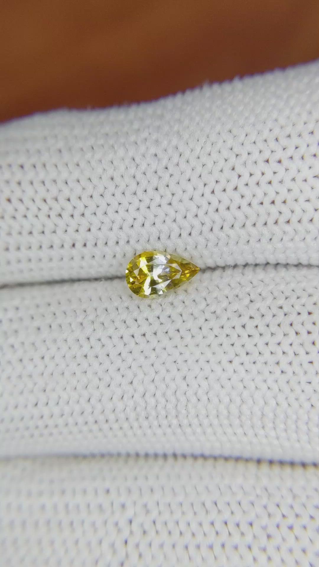 0.58 Ct. Bi Color Sapphire from Ceylon (Sri Lanka) Size Video