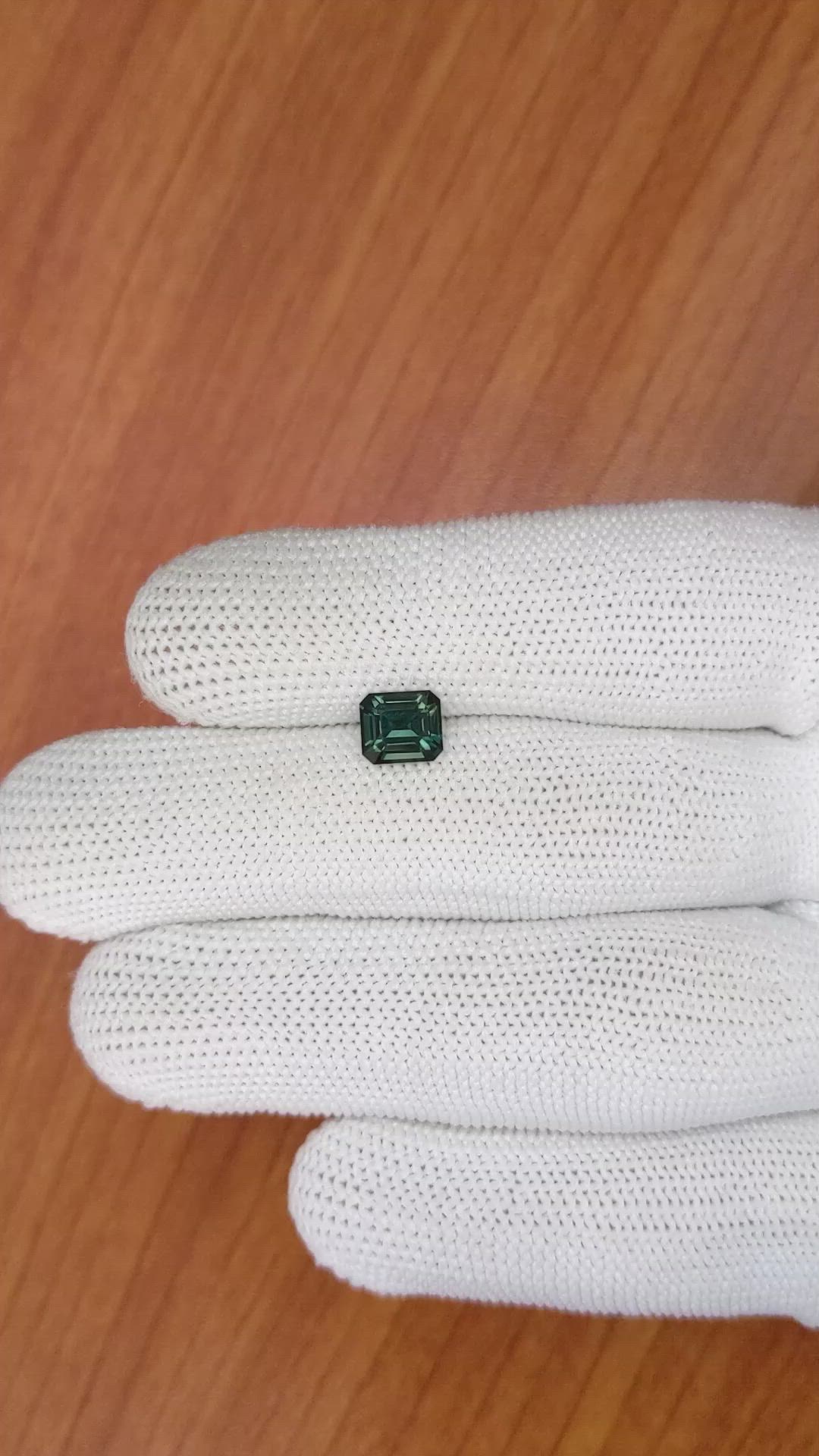 1.65 Ct. Green Sapphire from Ceylon (Sri Lanka) Size Video