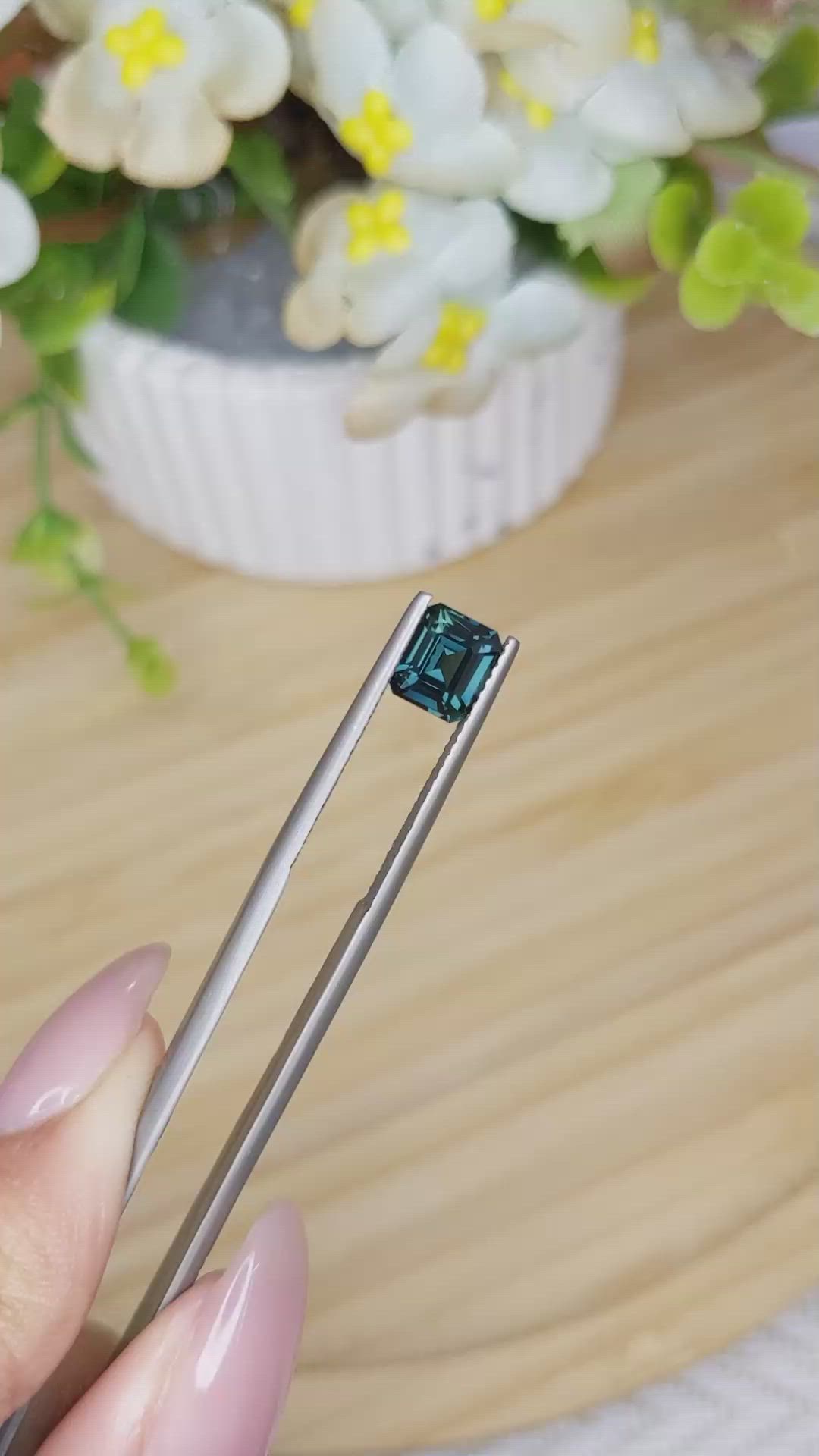 1.65 Ct. Green Sapphire from Ceylon (Sri Lanka) Size Video