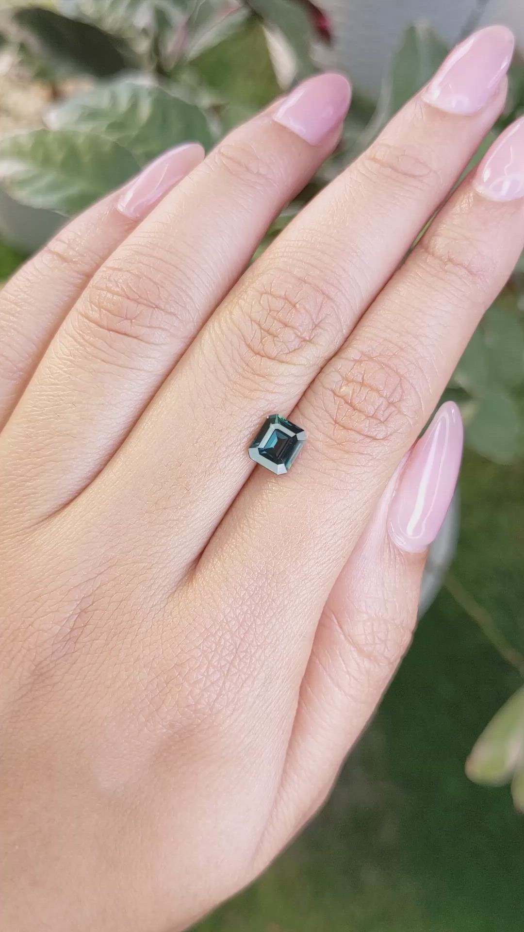 1.65 Ct. Green Sapphire from Ceylon (Sri Lanka) Size Video