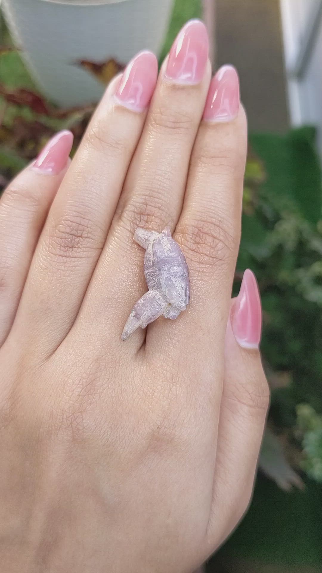 22.21 Ct. Purple Sapphire Crystal from Ceylon (Sri Lanka) Size Video