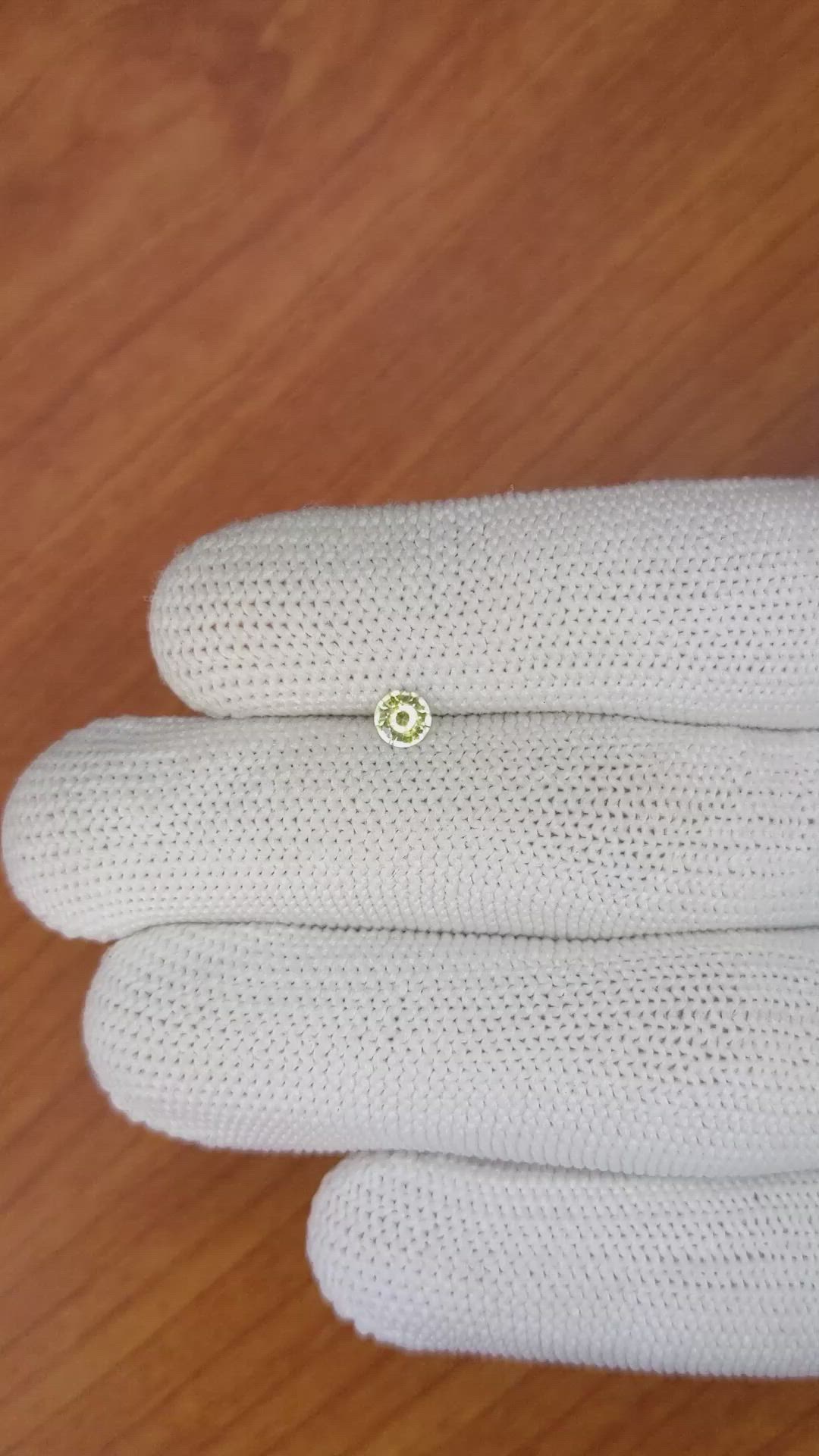 0.28 Ct. Greenish Yellow Sapphire from Ceylon (Sri Lanka) Size Video