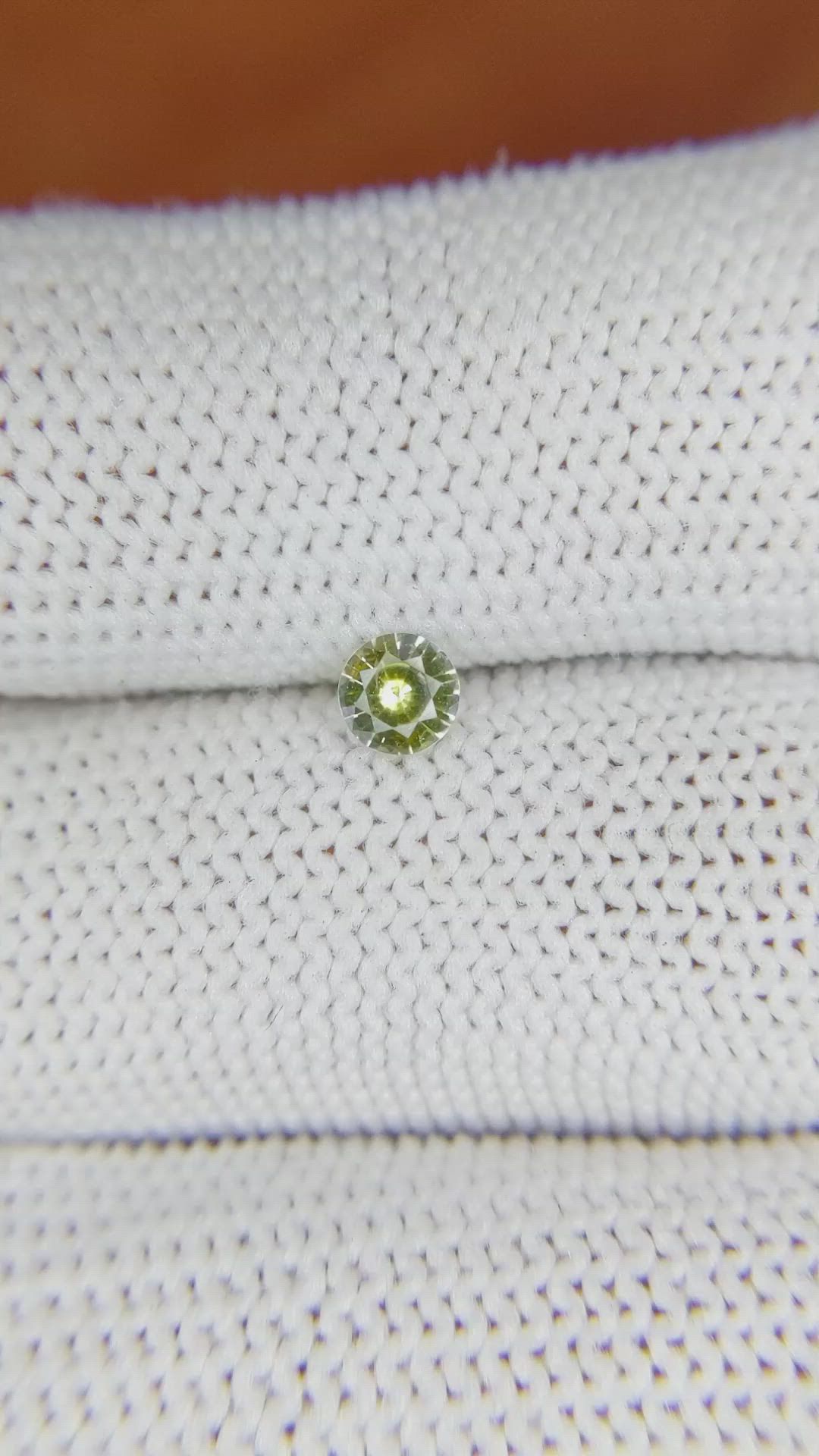 0.28 Ct. Greenish Yellow Sapphire from Ceylon (Sri Lanka) Size Video