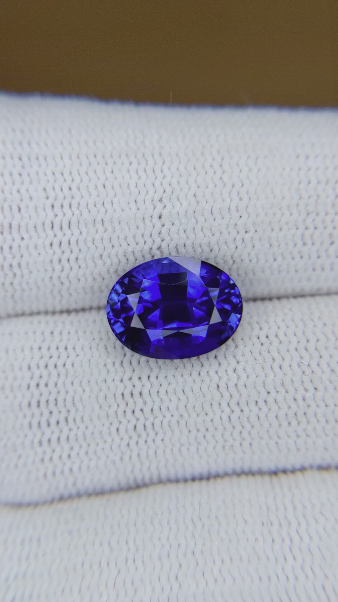 5.52 Ct. Blue Sapphire from Ceylon (Sri Lanka) Size Video