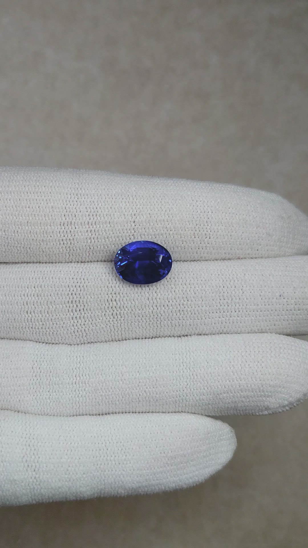 5.52 Ct. Blue Sapphire from Ceylon (Sri Lanka) Size Video