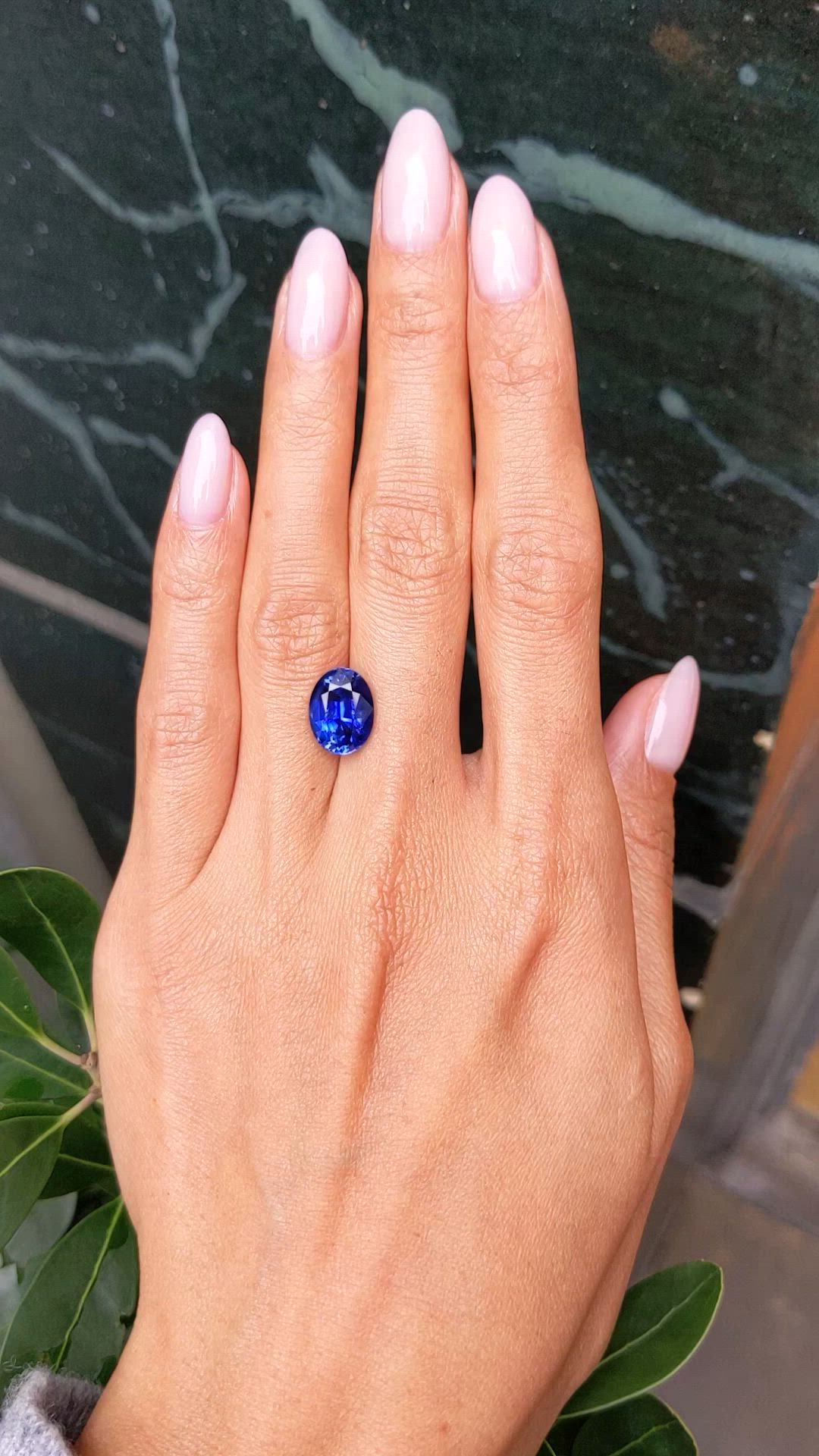 5.52 Ct. Blue Sapphire from Ceylon (Sri Lanka) Size Video