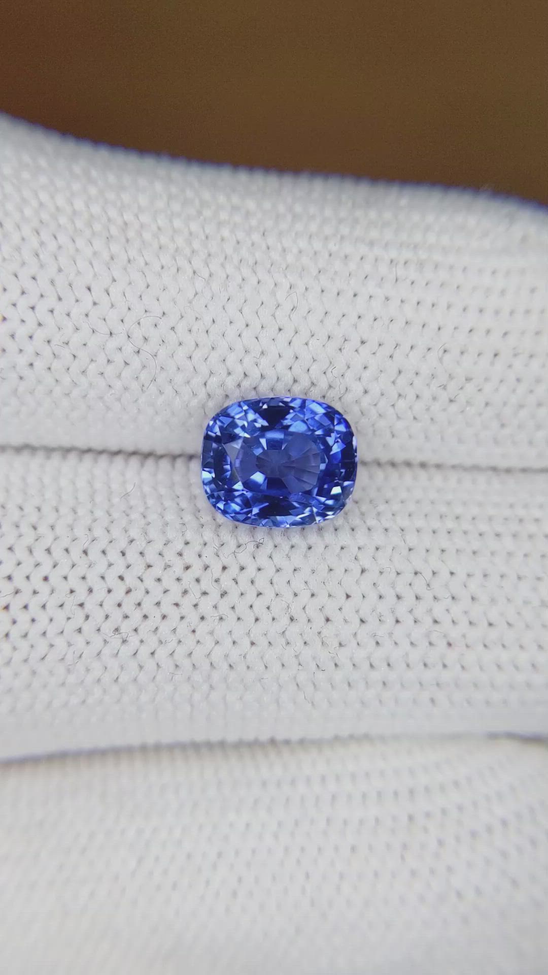 2.96 Ct. Blue Sapphire from Ceylon (Sri Lanka) Size Video