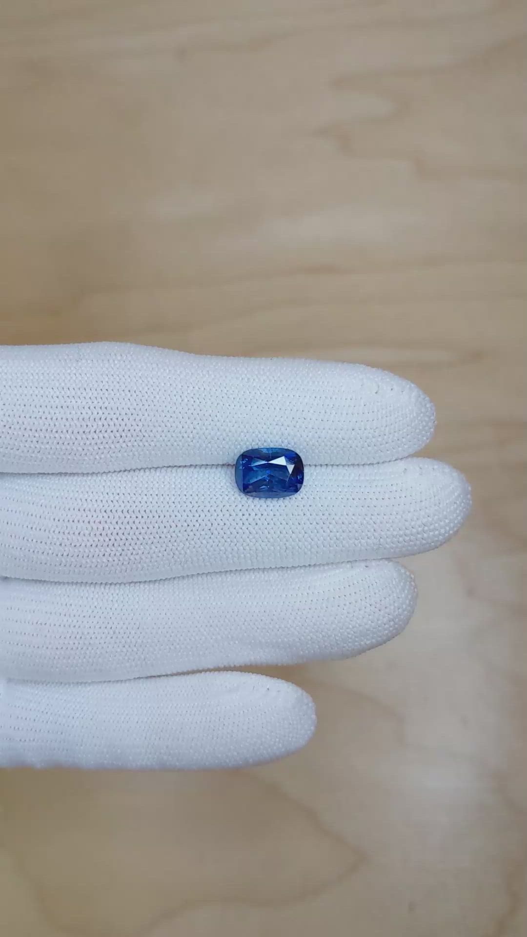 4.18 Ct. Blue Sapphire from Ceylon (Sri Lanka) Size Video