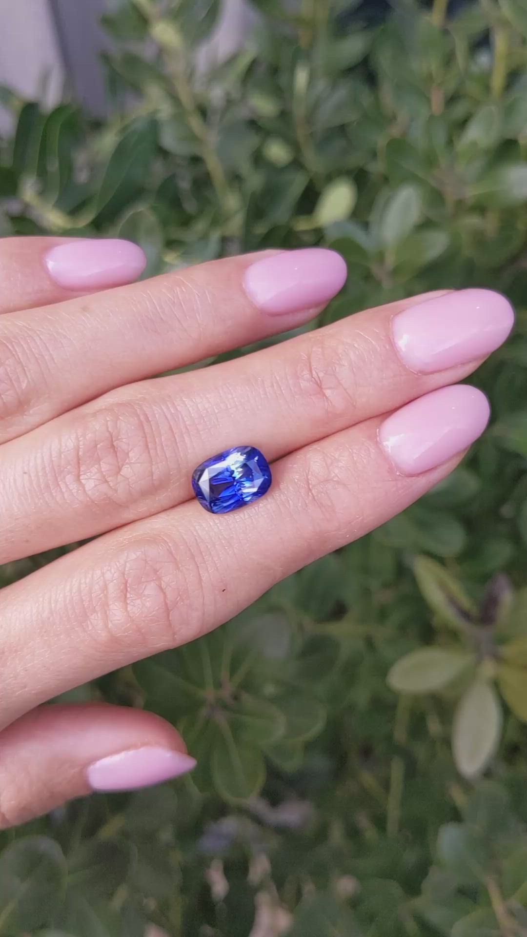 4.18 Ct. Blue Sapphire from Ceylon (Sri Lanka) Size Video