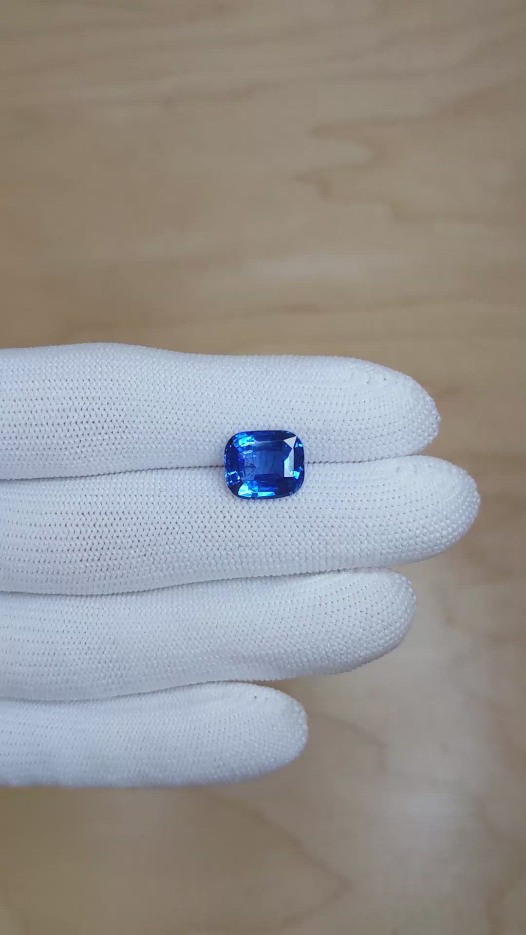 5.65 Ct. Blue Sapphire from Ceylon (Sri Lanka) Size Video