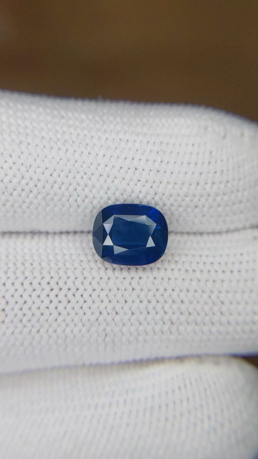 3.07 Ct. Blue Sapphire from Ceylon (Sri Lanka) Size Video
