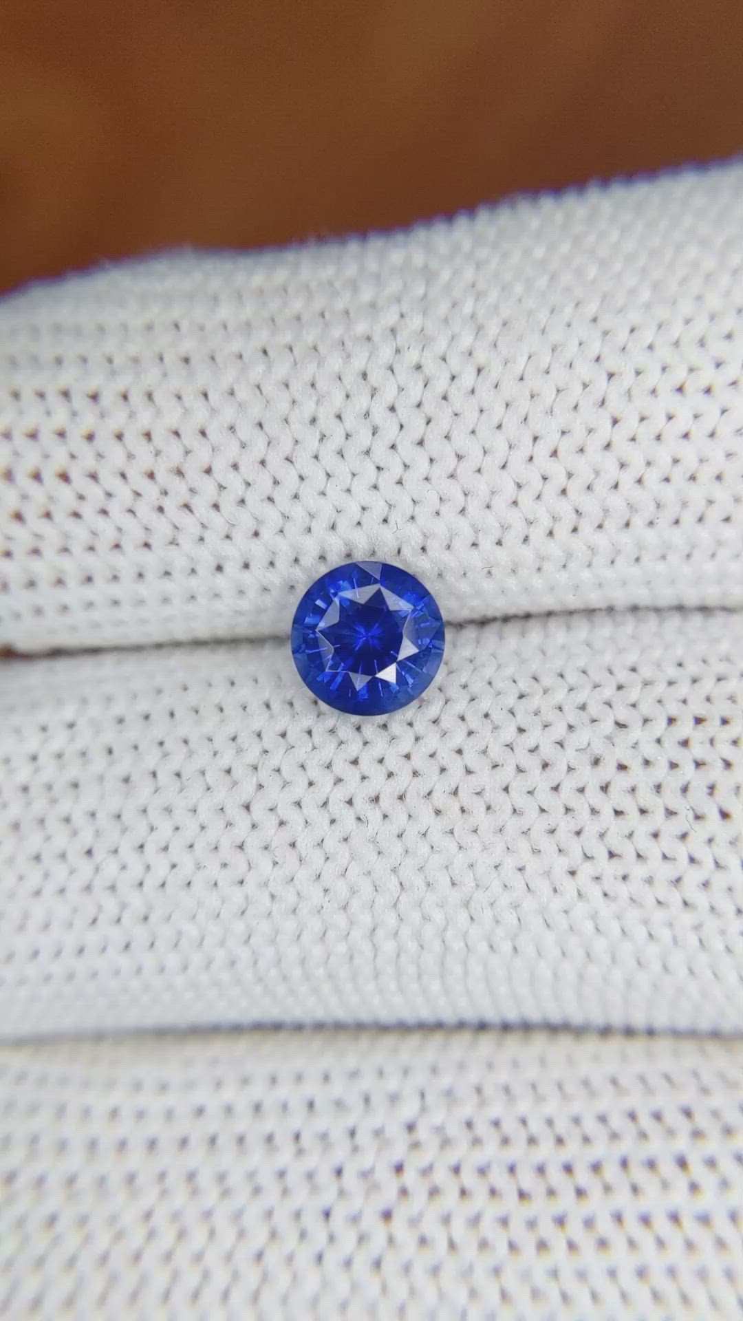 1.21 Ct. Blue Sapphire from Ceylon (Sri Lanka) Size Video