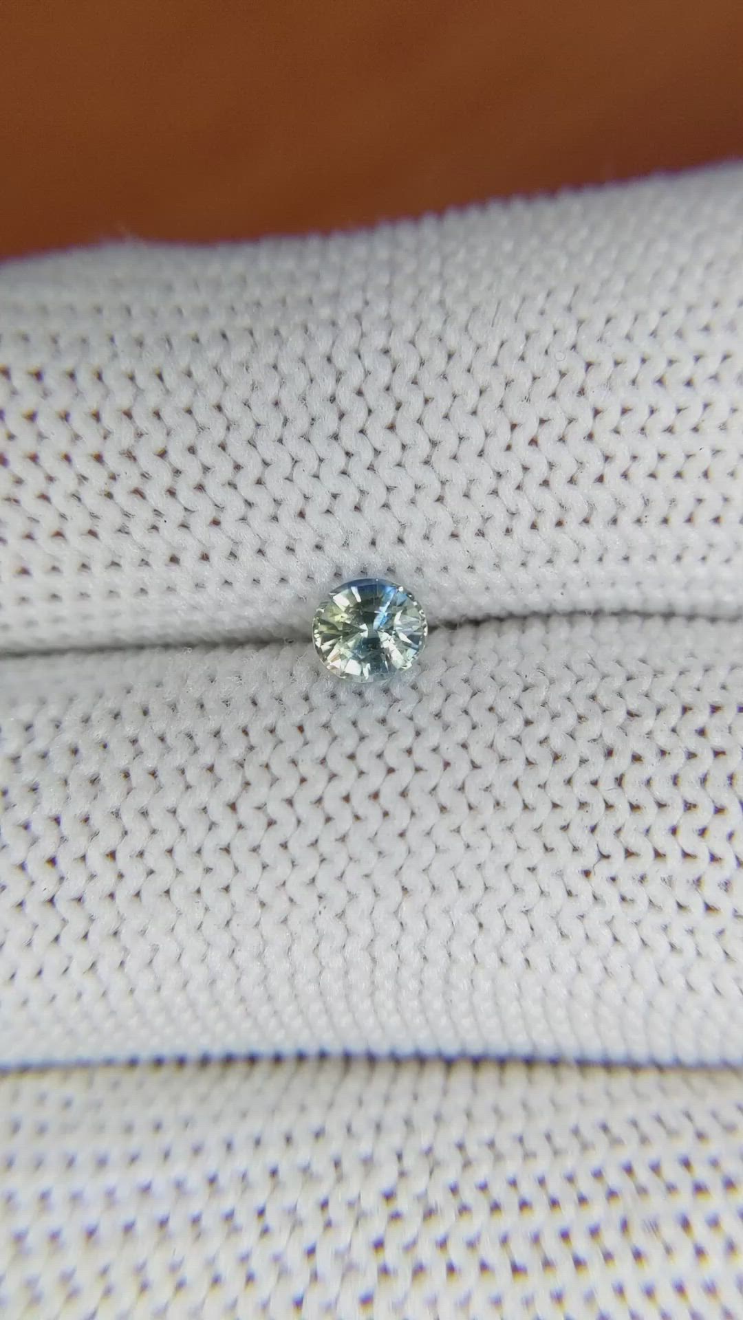 0.41 Ct. Bi Color Sapphire from Ceylon (Sri Lanka) Size Video