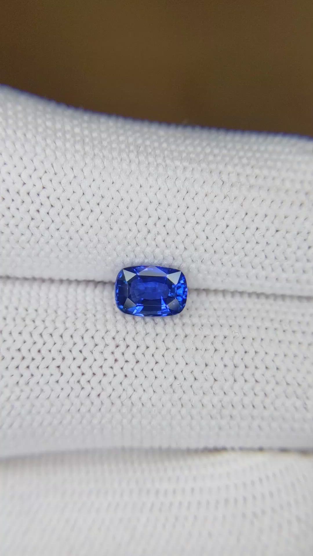 1.14 Ct. Blue Sapphire from Ceylon (Sri Lanka) Size Video
