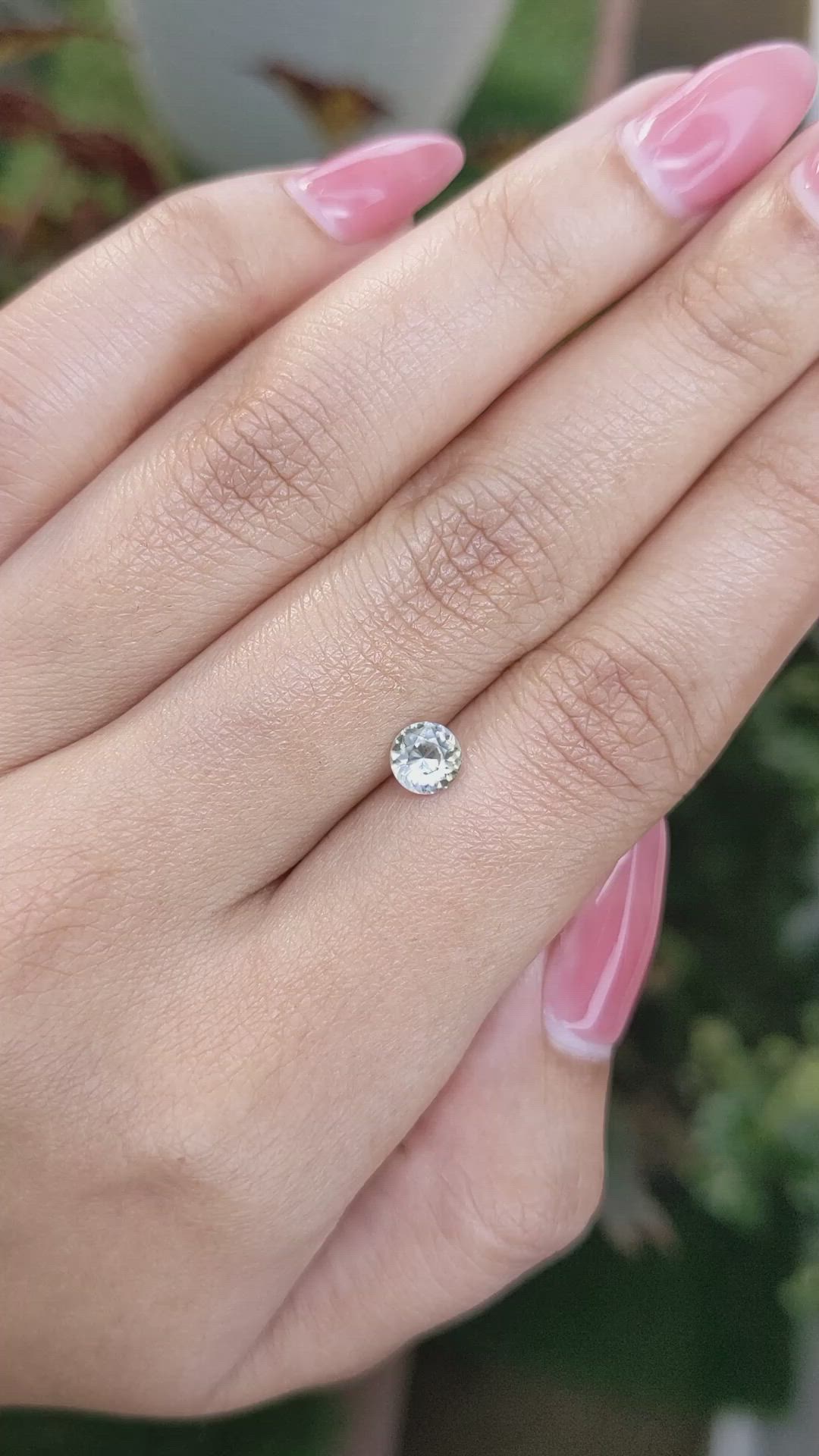 0.61 Ct. Bi Color Sapphire from Ceylon (Sri Lanka) Size Video