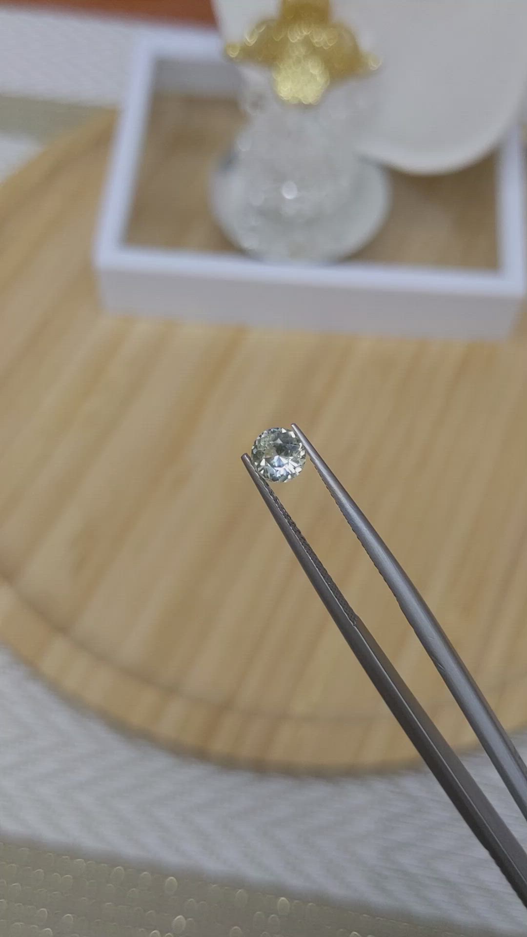 0.61 Ct. Bi Color Sapphire from Ceylon (Sri Lanka) Size Video