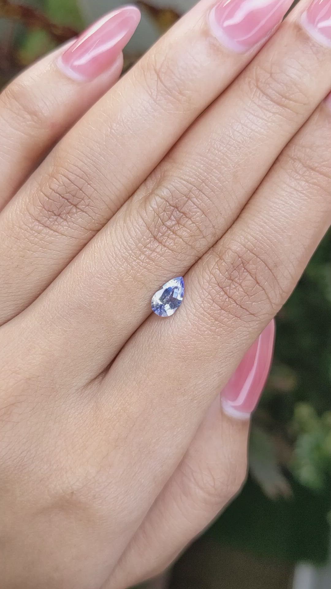 0.70 Ct. Bi Color / Parti Sapphire from Ceylon (Sri Lanka) Size Video