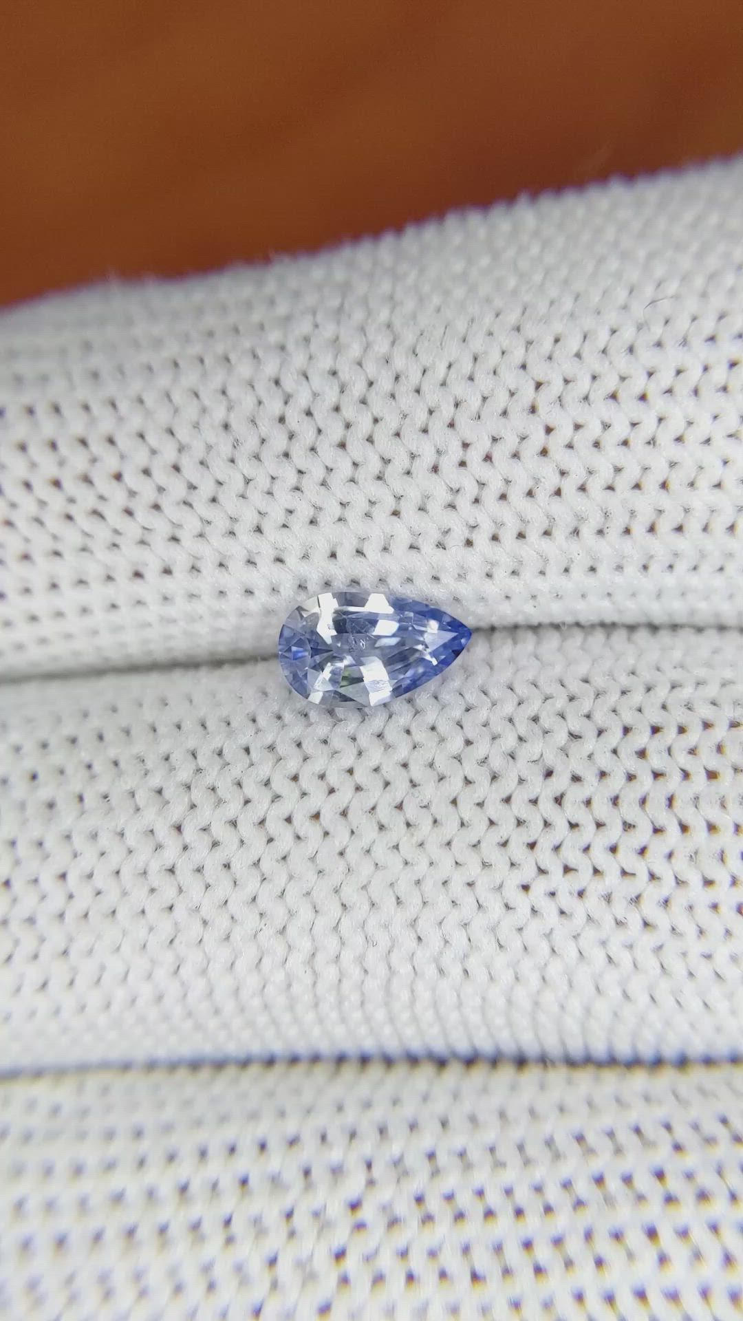 0.70 Ct. Bi Color / Parti Sapphire from Ceylon (Sri Lanka) Size Video