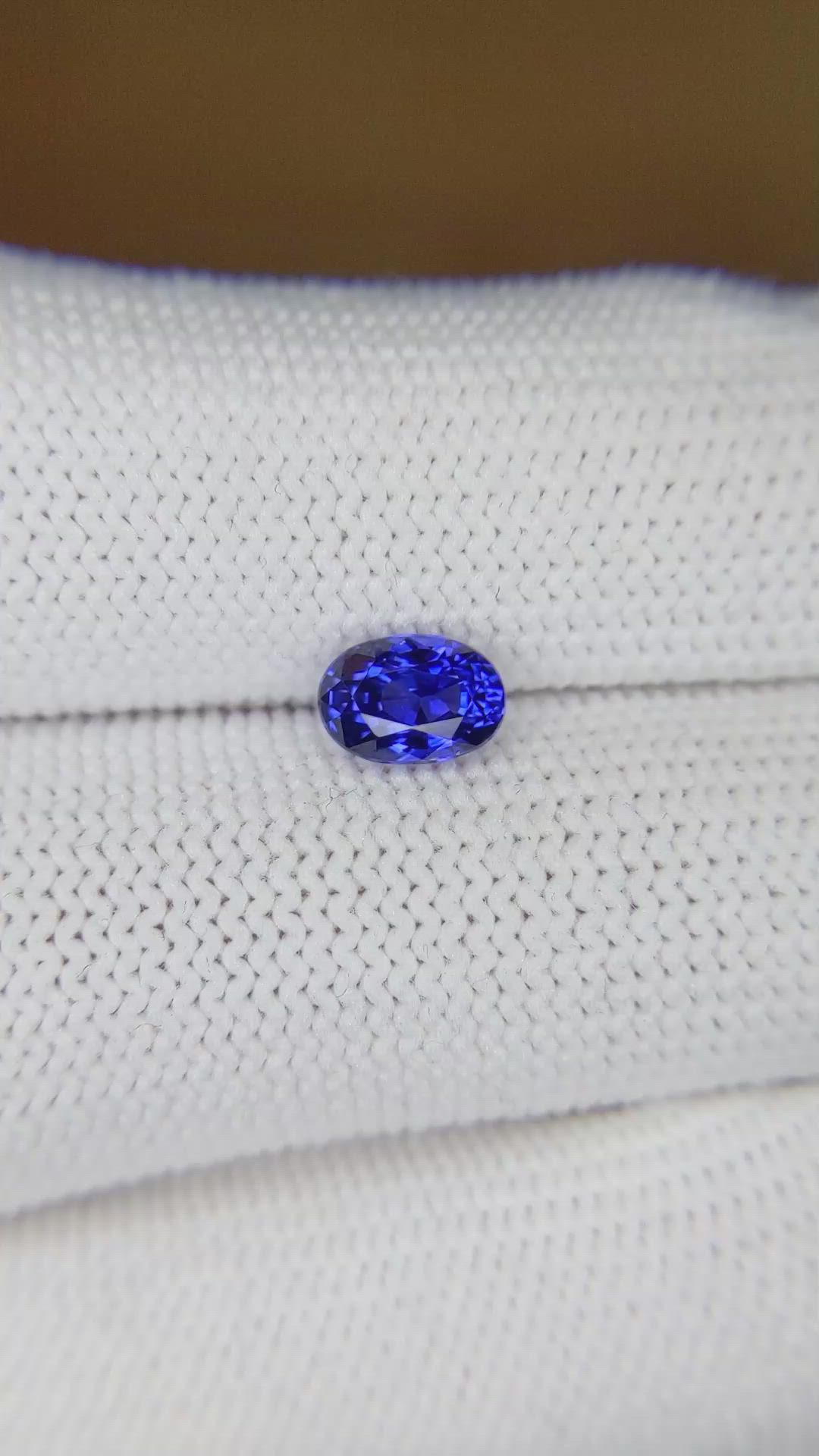 1.12 Ct. Blue Sapphire from Ceylon (Sri Lanka) Size Video
