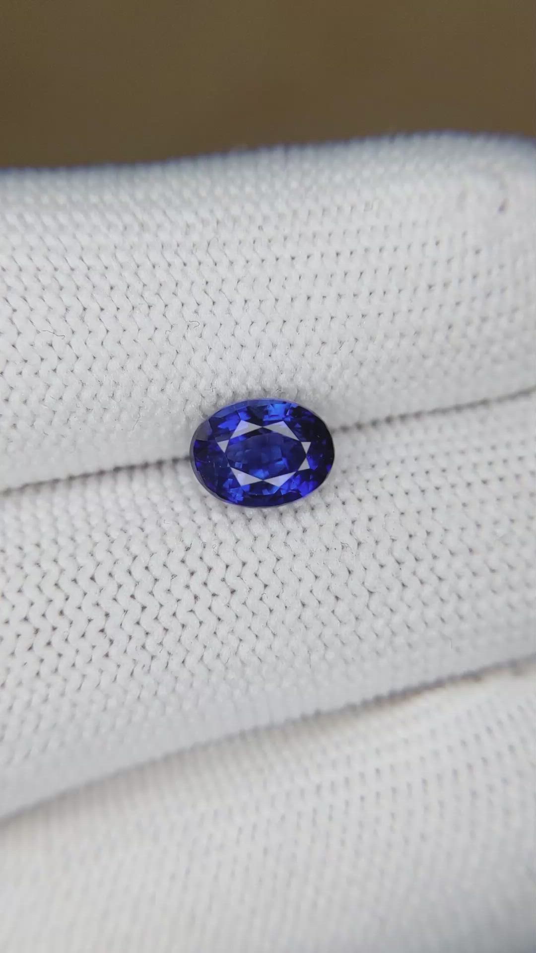 2.00 Ct. Blue Sapphire from Ceylon (Sri Lanka) Size Video