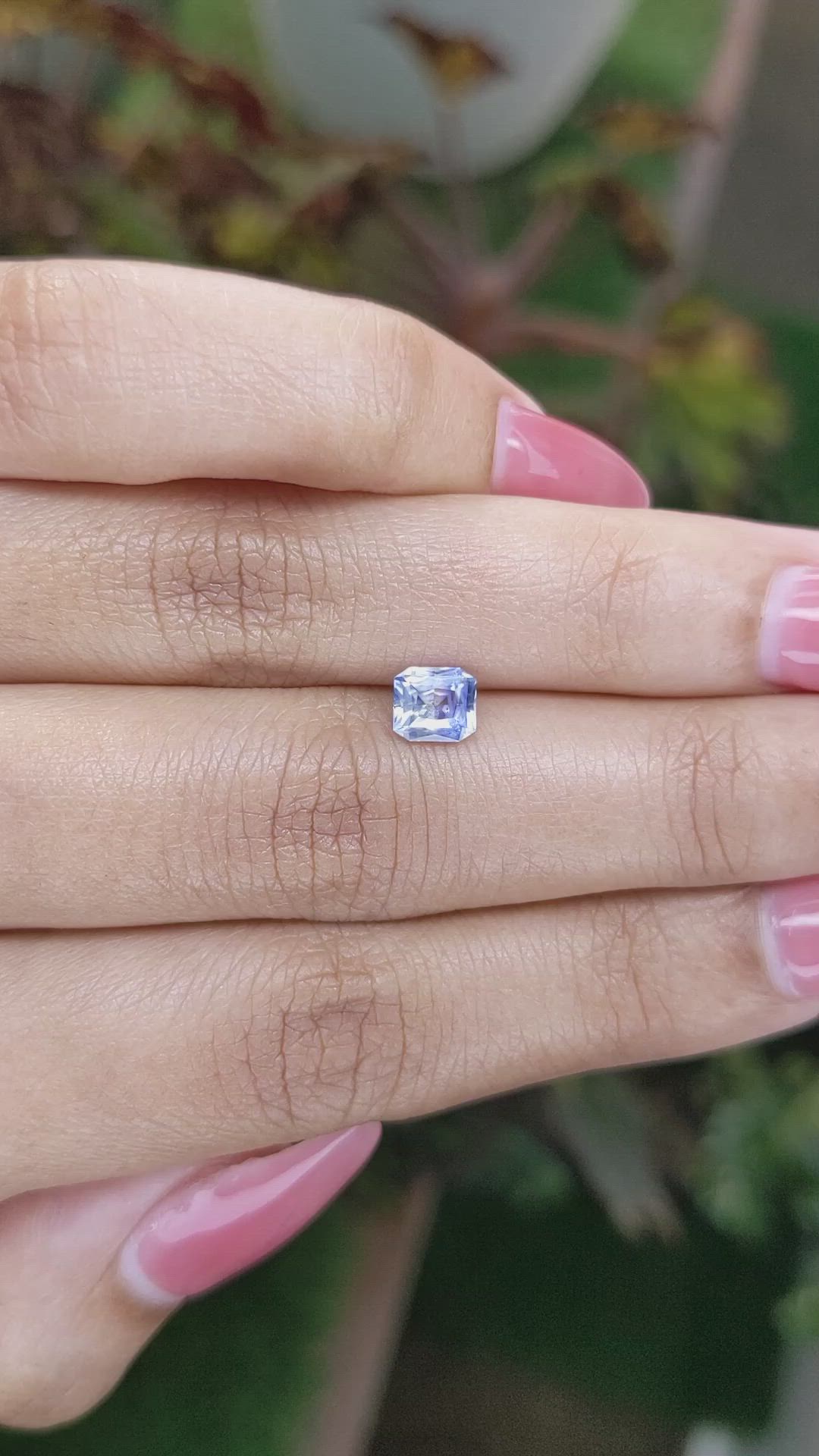 0.85 Ct. Bi Color Sapphire from Ceylon (Sri Lanka) Size Video