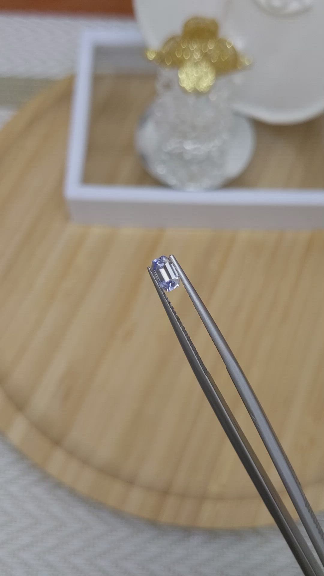 0.42 Ct. Bi Color Sapphire from Ceylon (Sri Lanka) Size Video