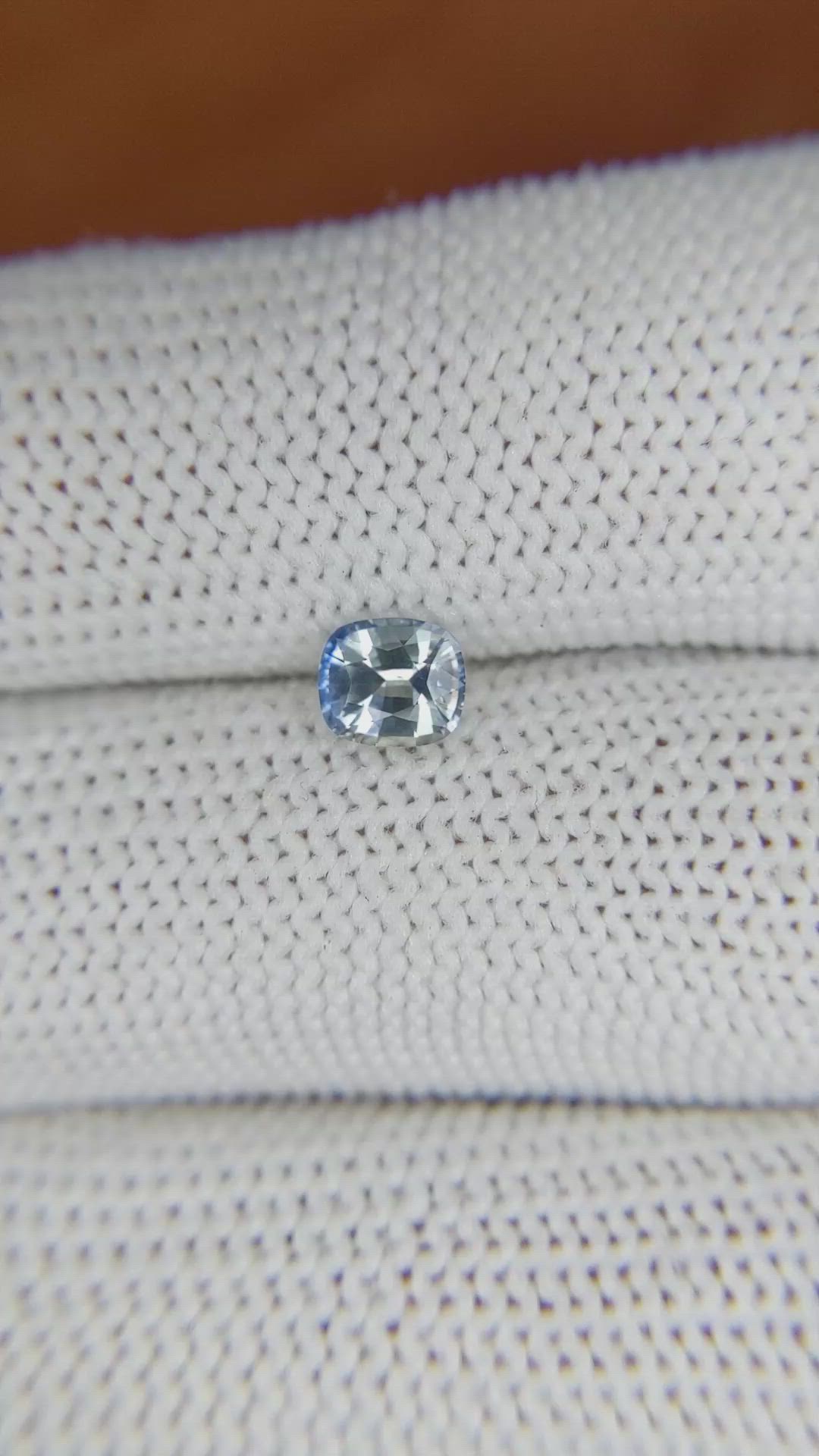 0.73 Ct. Bi Color / Parti Sapphire from Ceylon (Sri Lanka) Size Video