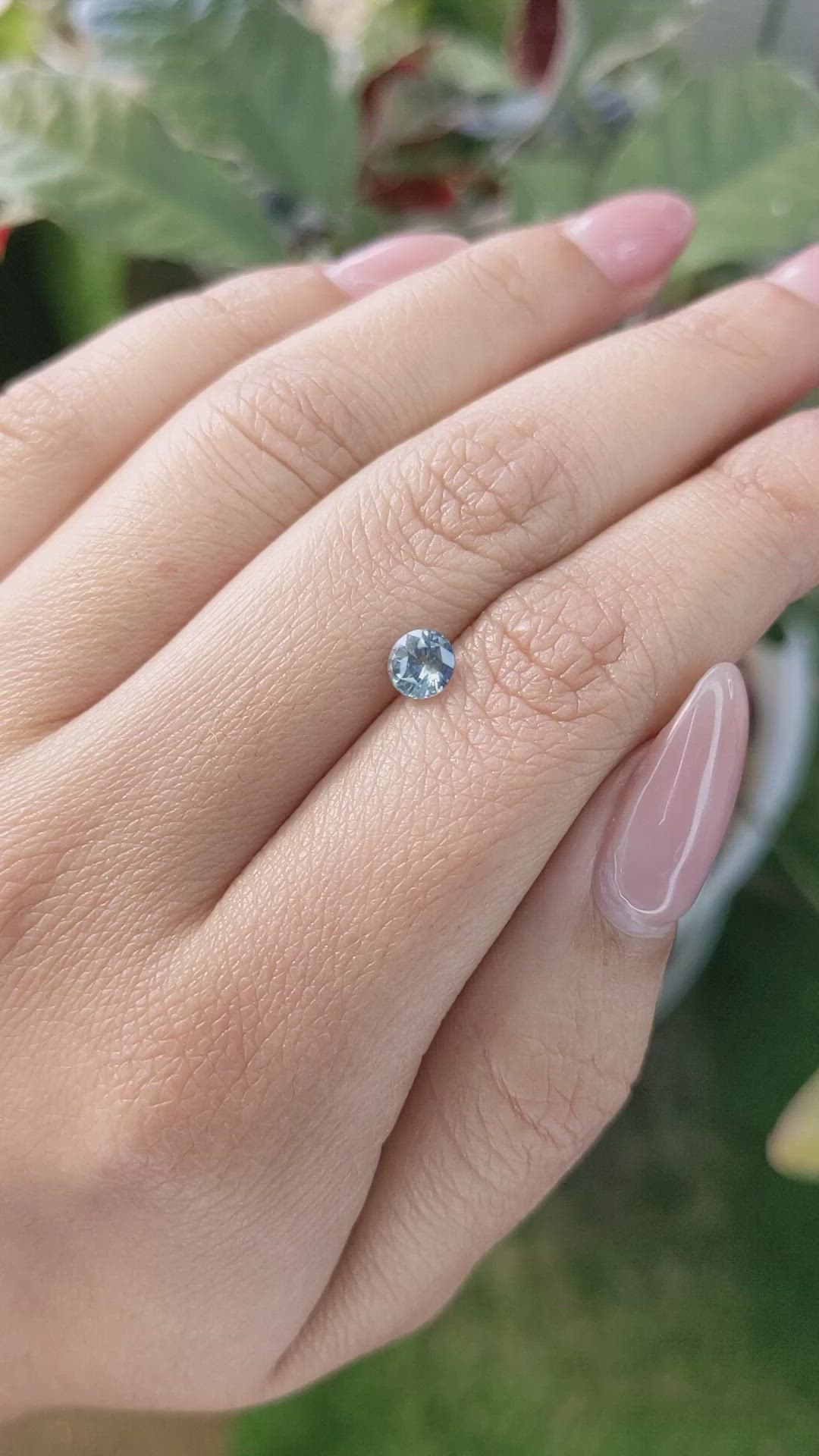 0.70 Ct. Bi Color / Parti Sapphire from Ceylon (Sri Lanka) Size Video