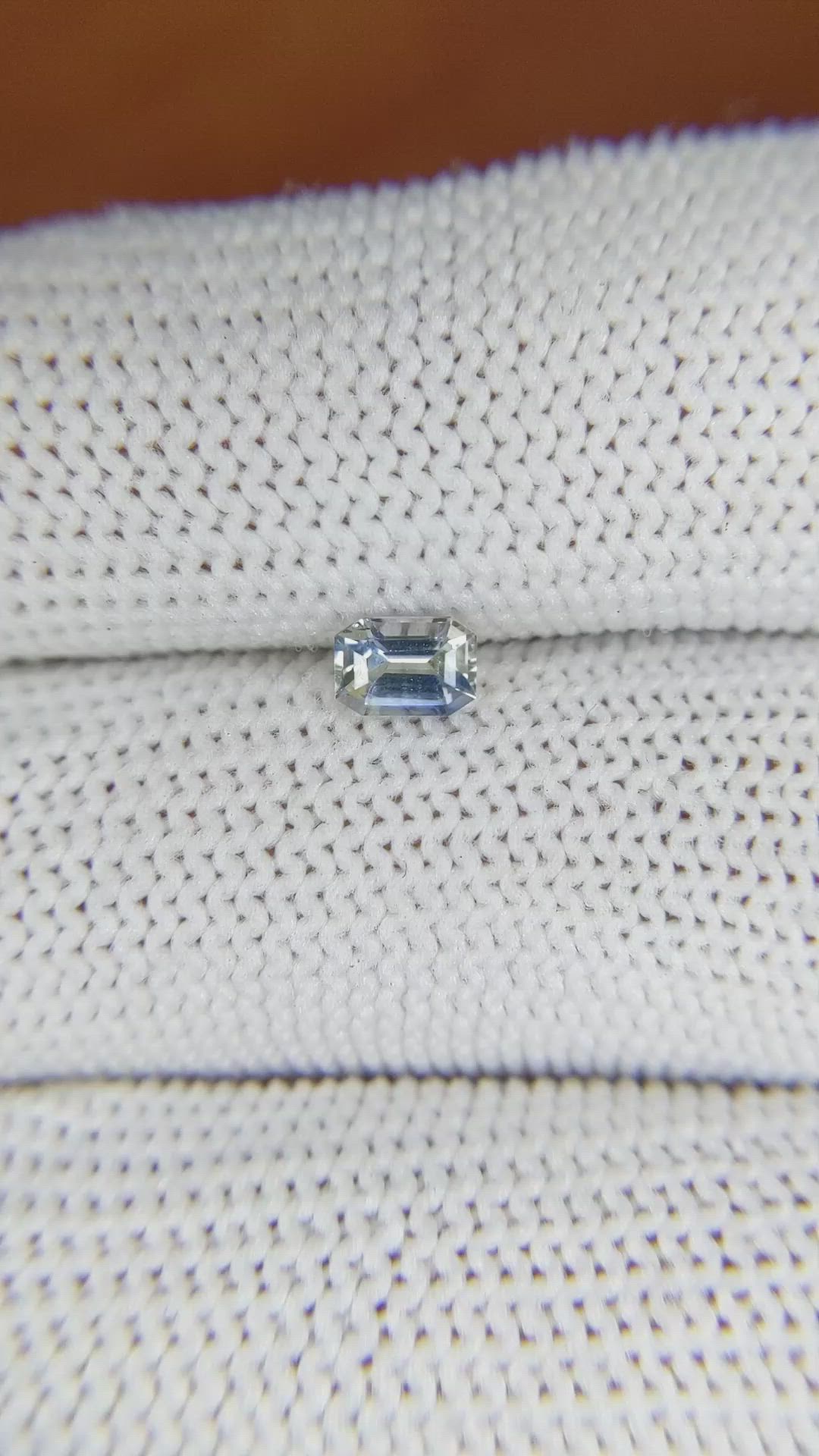 0.45 Ct. Bi Color / Parti Sapphire from Ceylon (Sri Lanka) Size Video