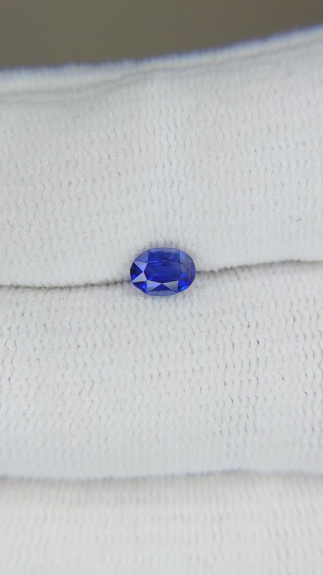 0.65 Ct. Blue Sapphire from Ceylon (Sri Lanka) Size Video