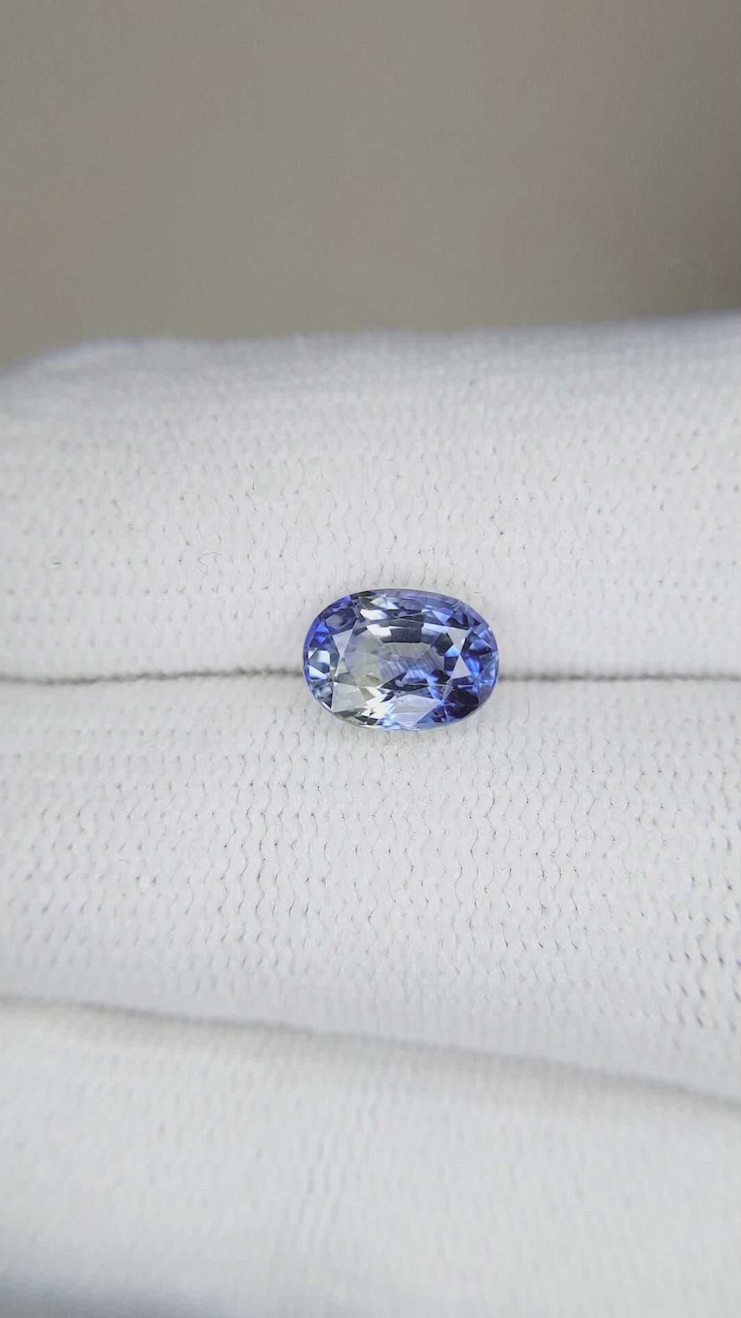 1.75 Ct. Bi Color Sapphire from Ceylon (Sri Lanka) Size Video