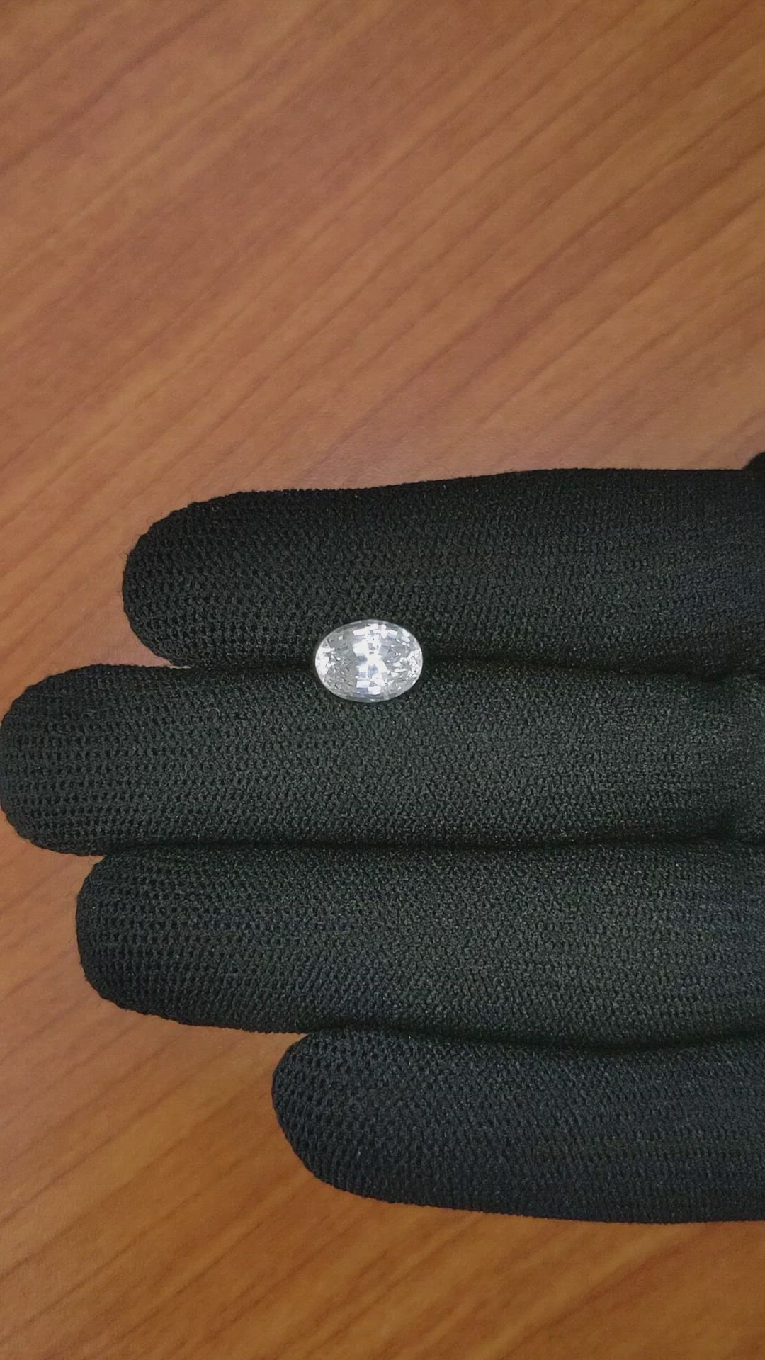 3.35 Ct. White Sapphire from Ceylon (Sri Lanka) Size Video
