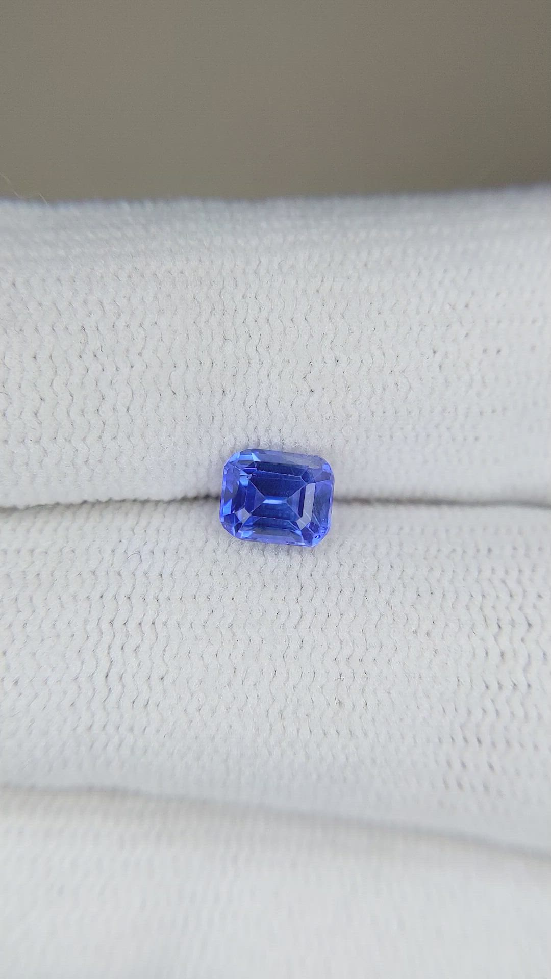 0.80 Ct. Blue Sapphire from Ceylon (Sri Lanka) Size Video