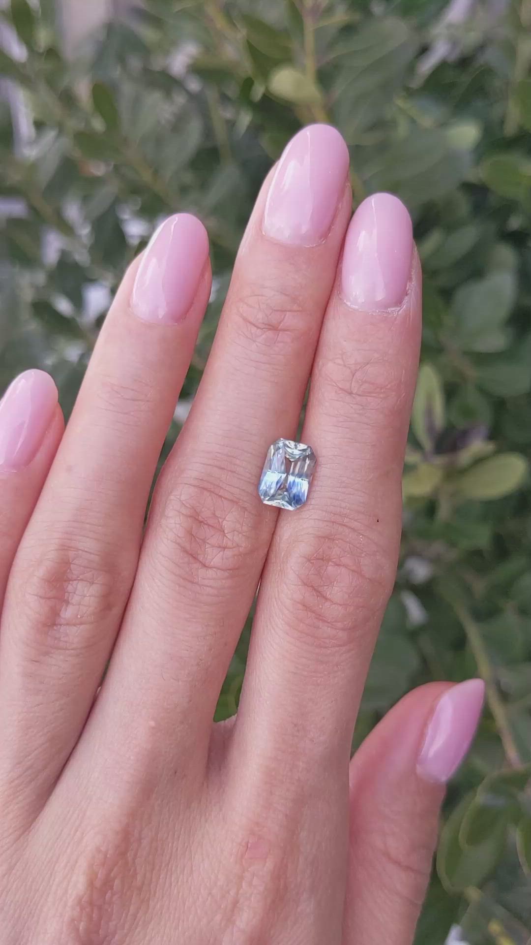 3.01 Ct. Bi Color Sapphire from Ceylon (Sri Lanka) Size Video